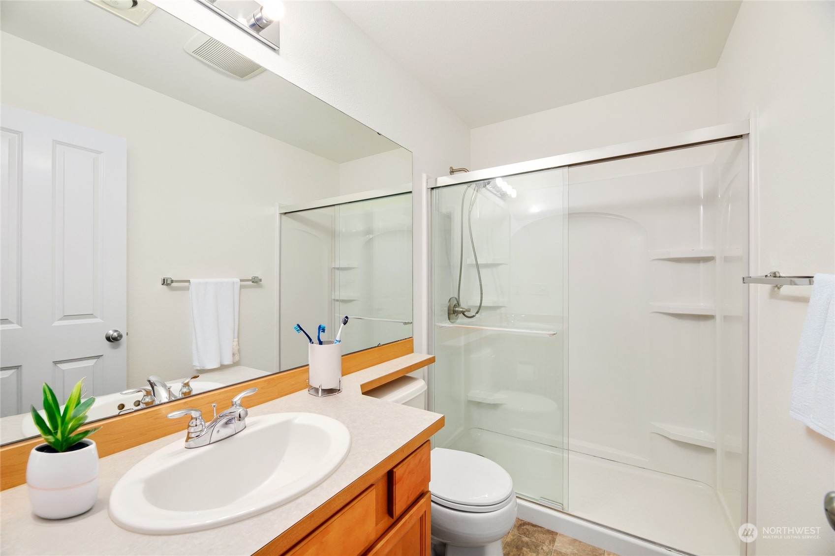 6870 Holly Park Drive Property Photo 16