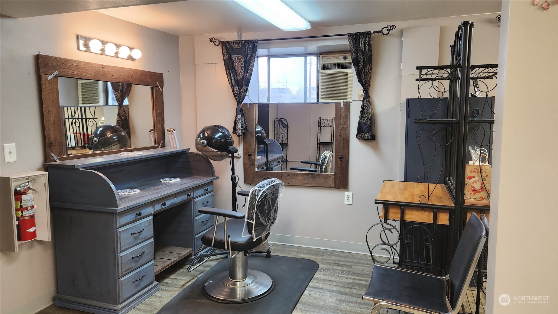 956 Division Property Photo 2