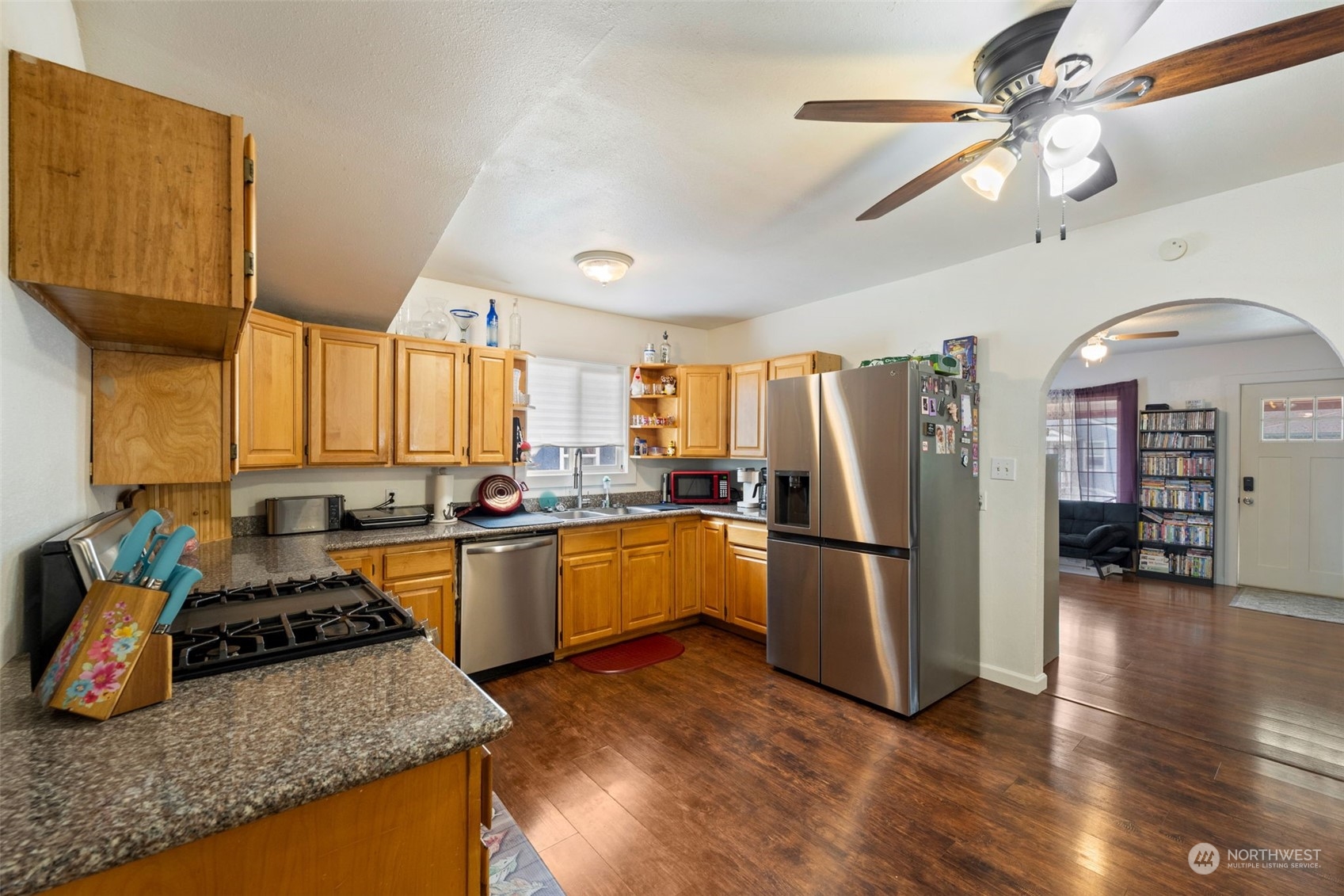 803 Elizabeth Street Property Photo 7