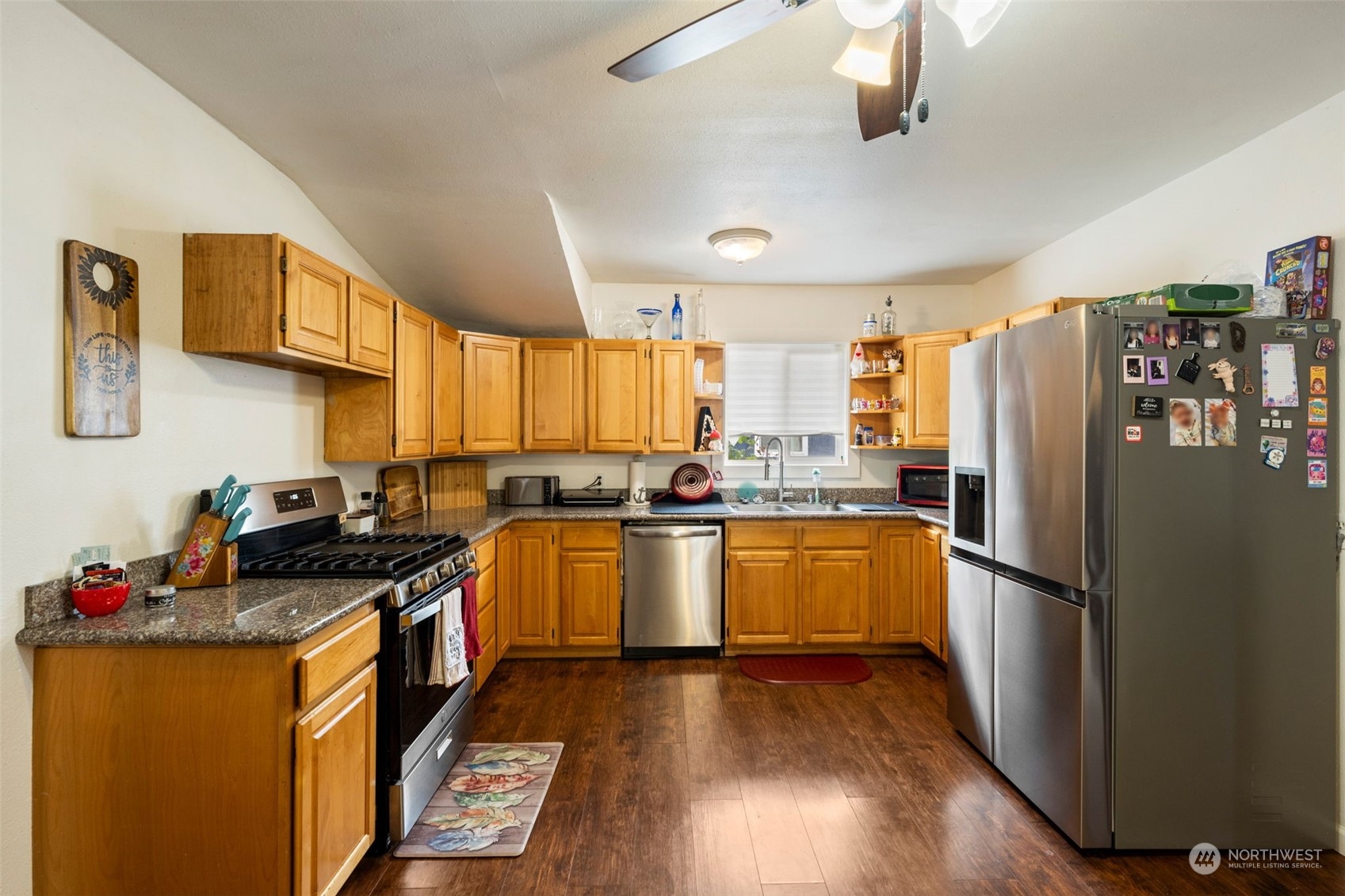 803 Elizabeth Street Property Photo 8