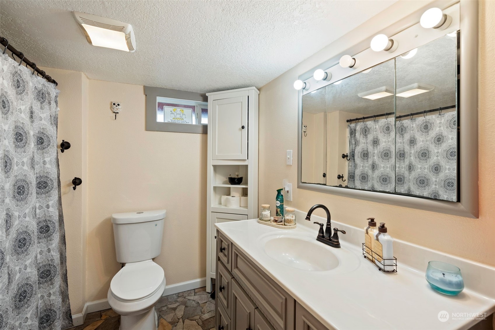 803 Elizabeth Street Property Photo 15