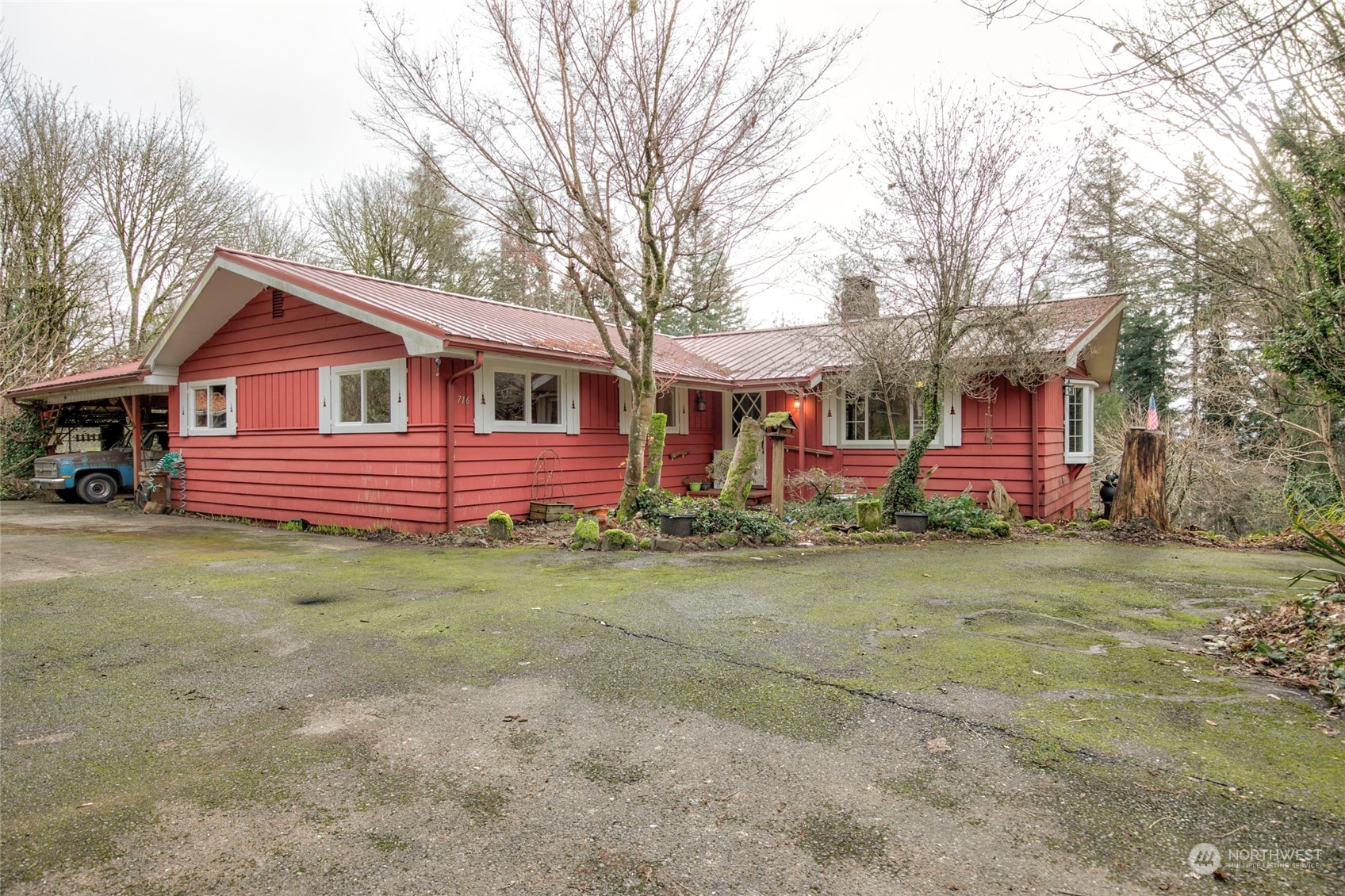 716 Garden Hill Road Property Photo
