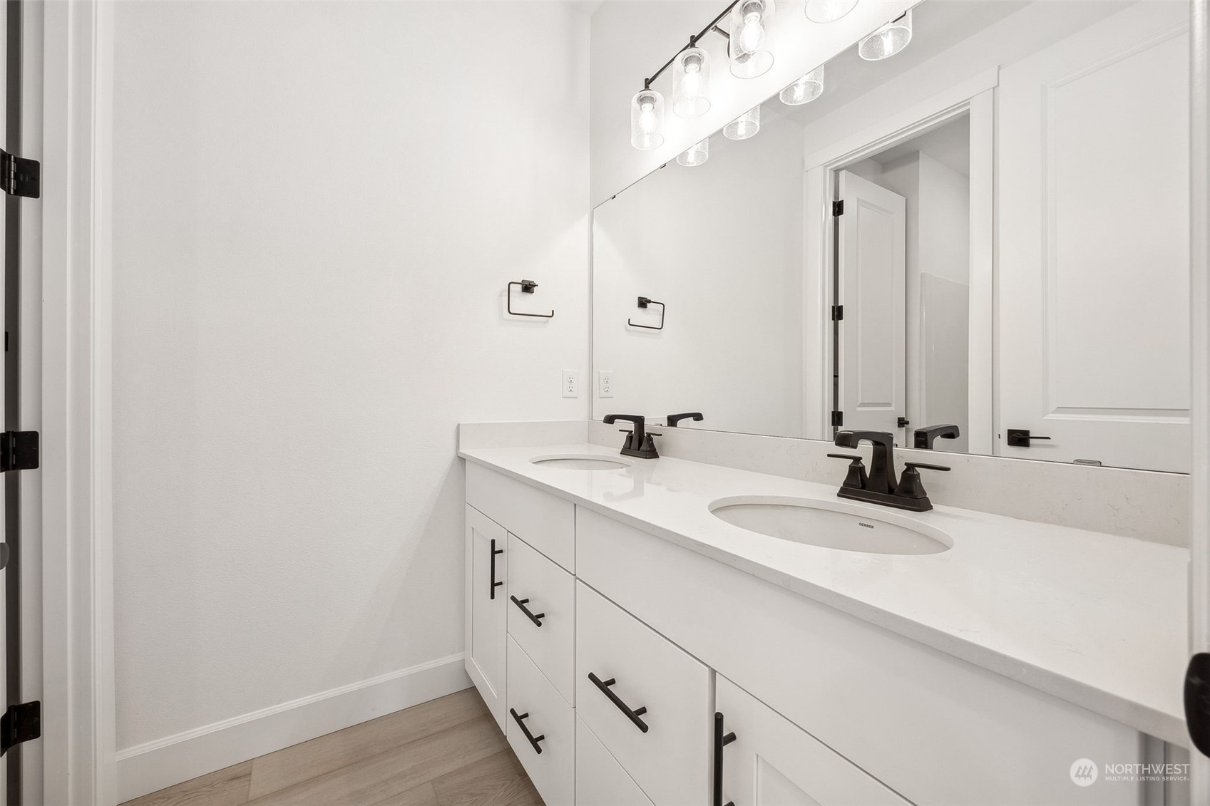 5911 Thornhill Avenue 294 Property Photo 22