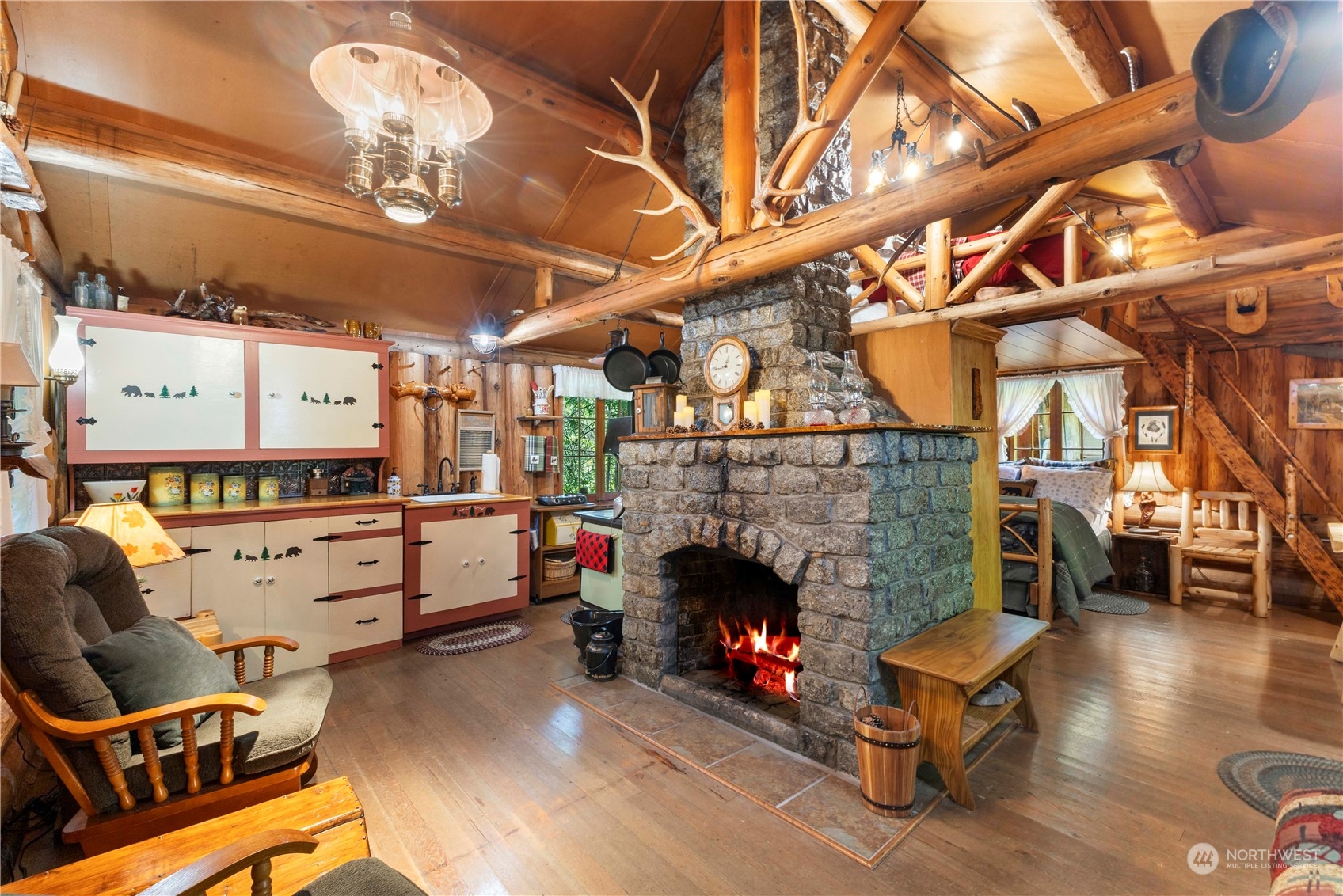 9 The Dalles Property Photo 4