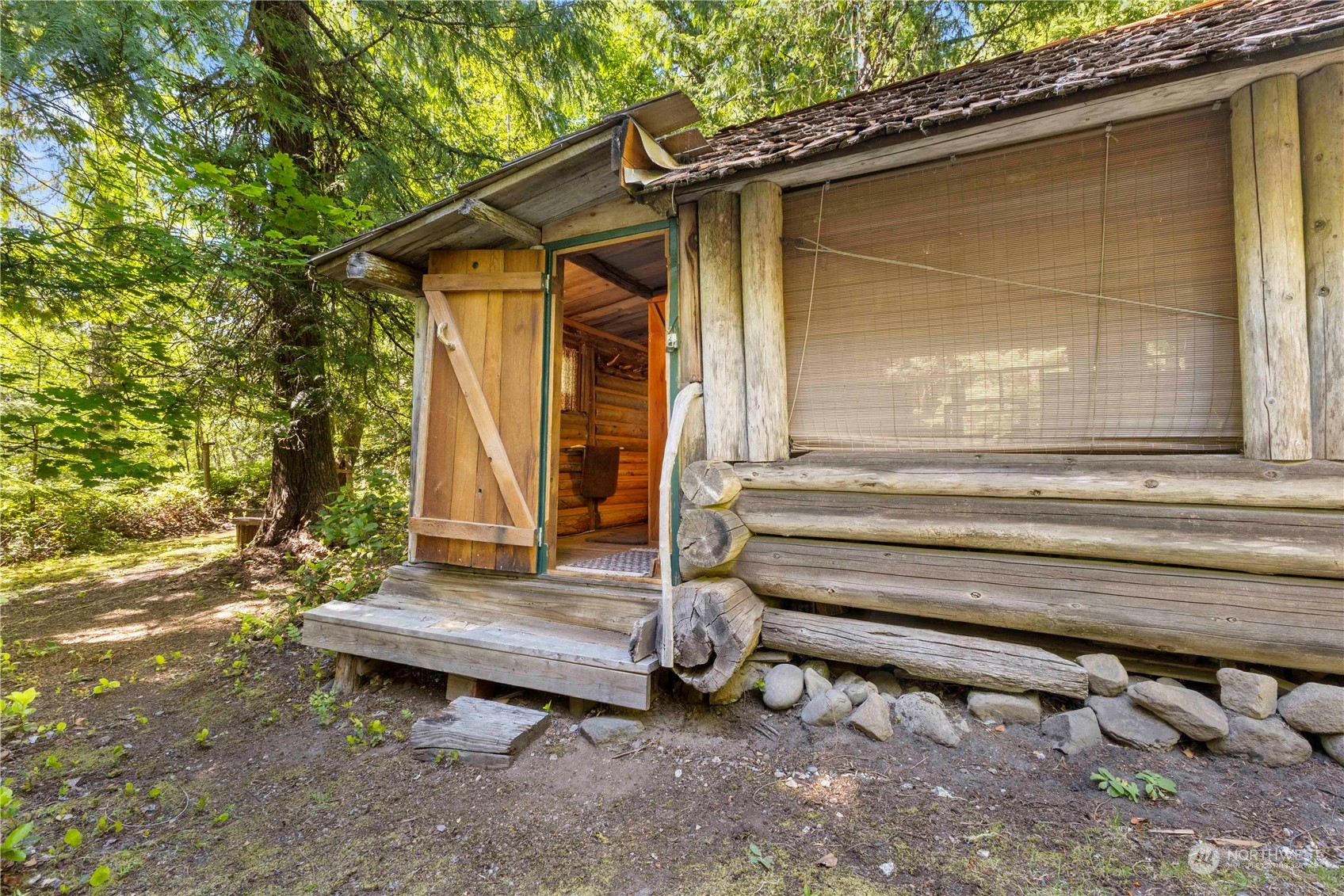 9 The Dalles Property Photo 17