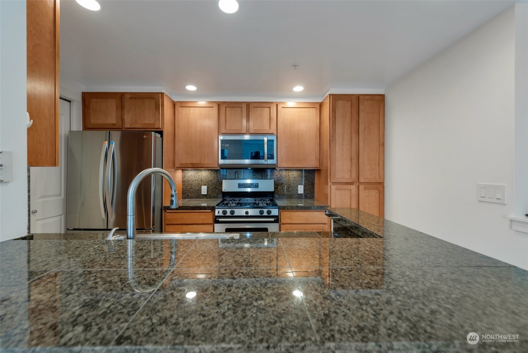 2607 Western Avenue 655 Property Photo 10