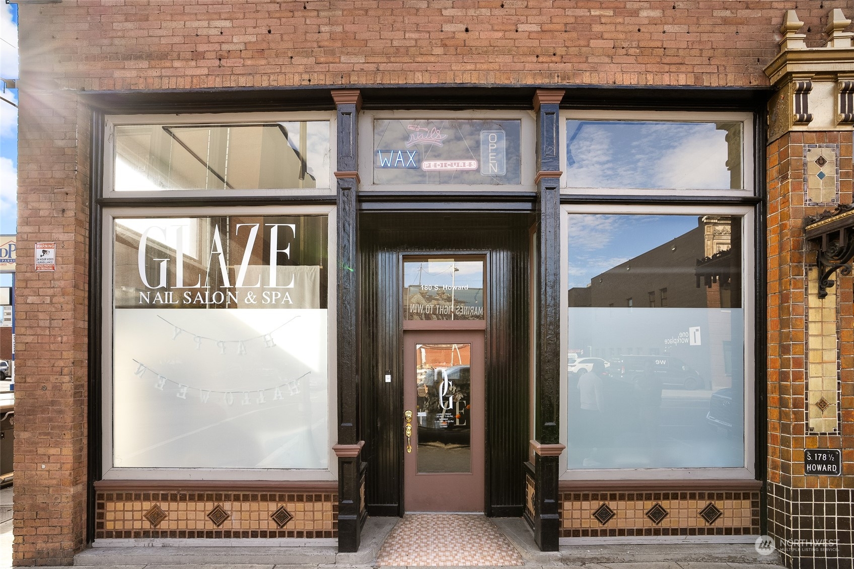 176 S Howard Street Property Photo 4