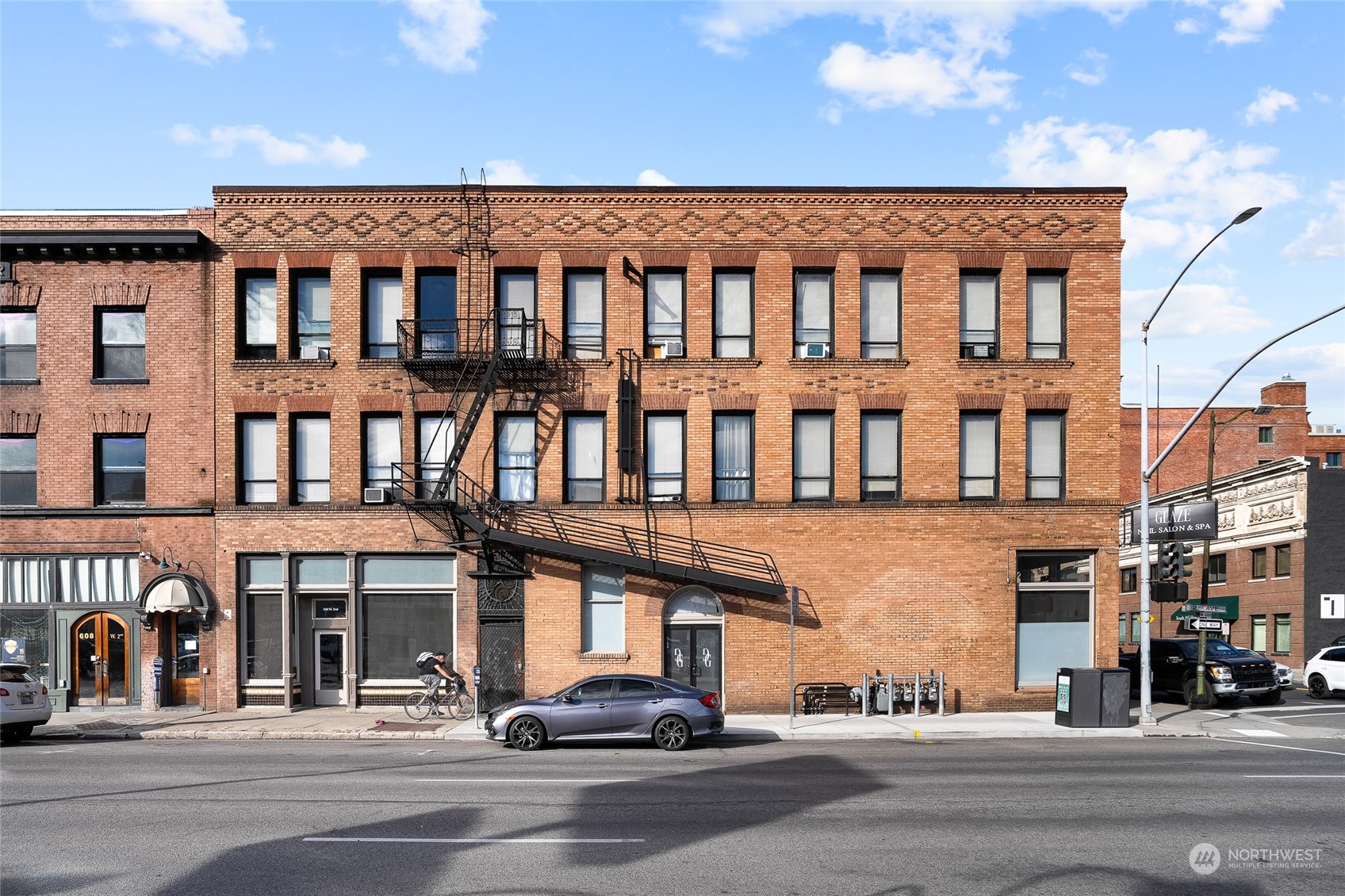 176 S Howard Street Property Photo 7