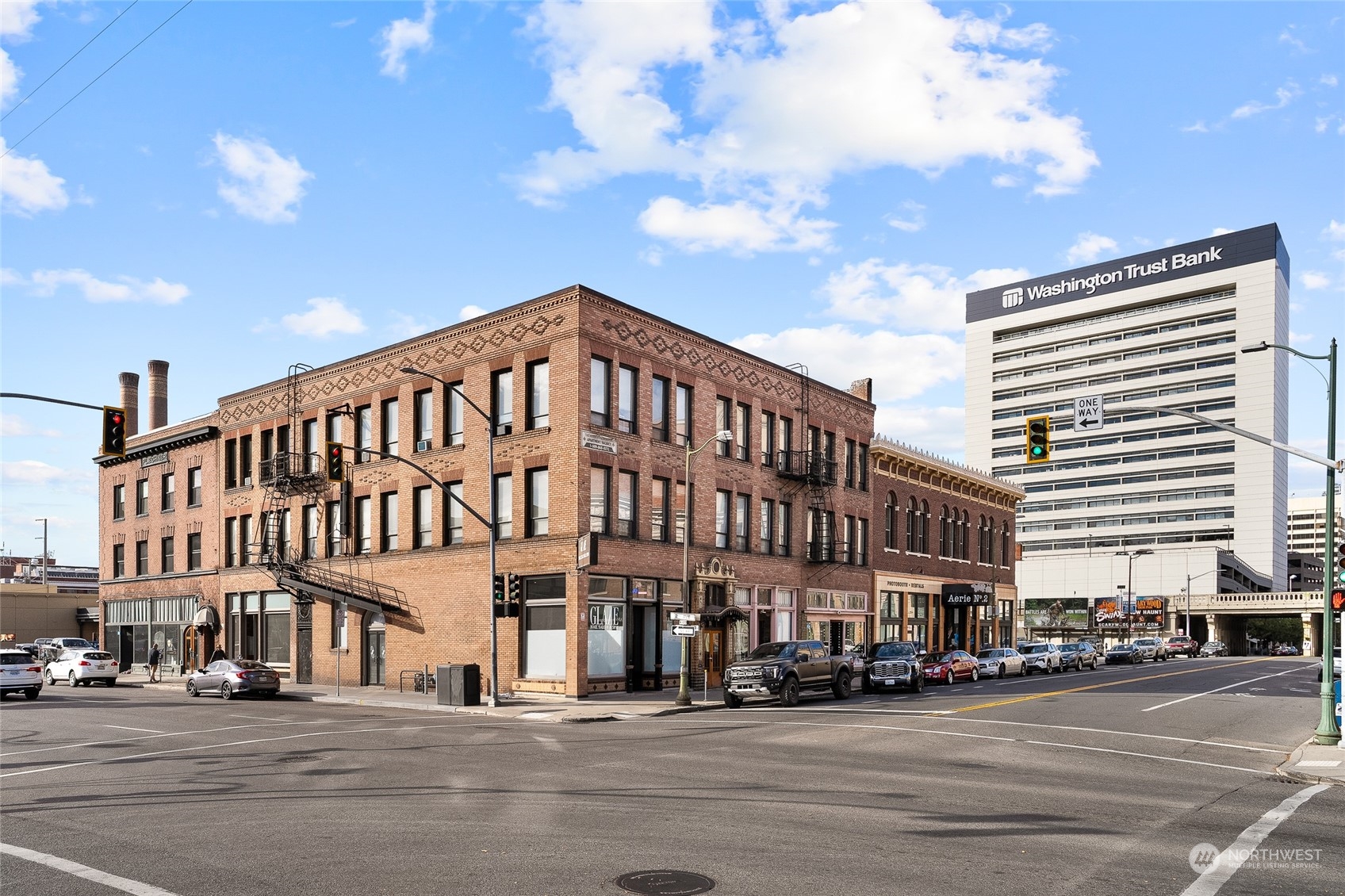 176 S Howard Street Property Photo 8