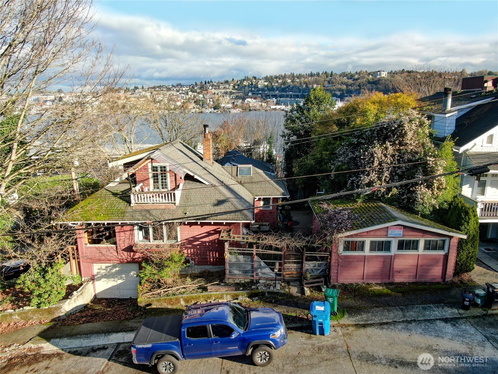 801 Newton Street Property Photo 1