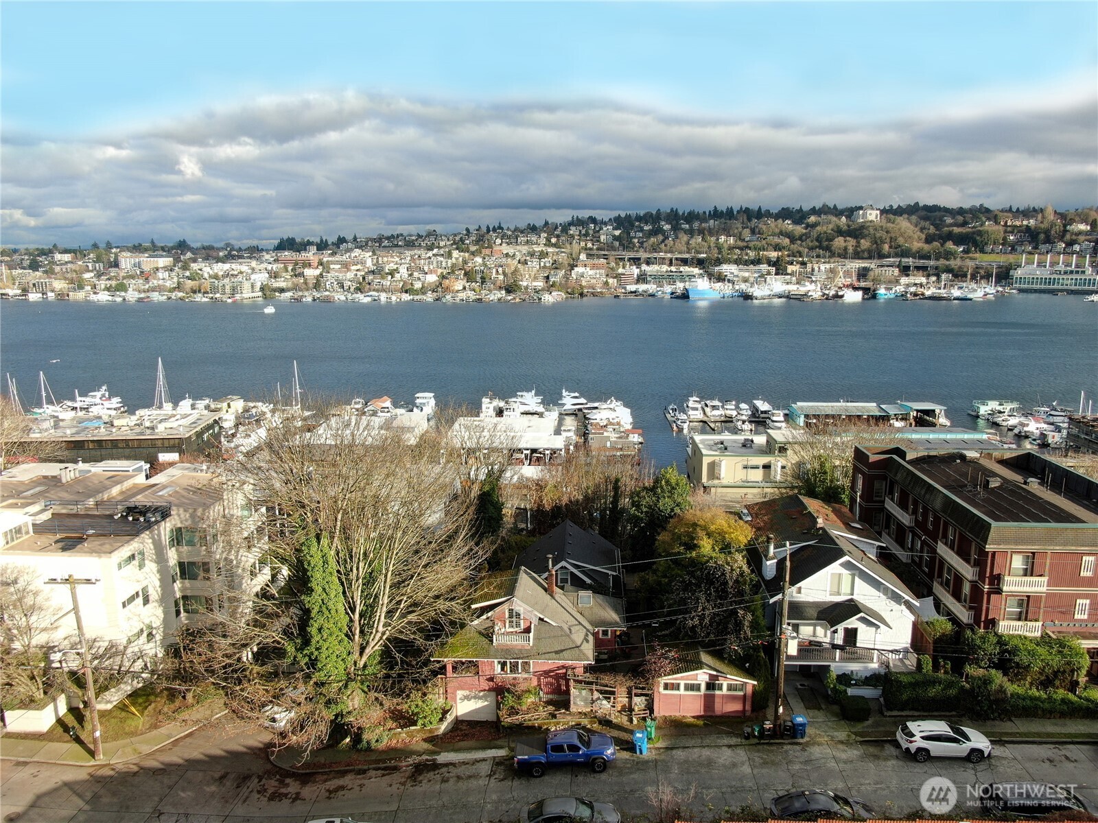 801 Newton Street Property Photo 2