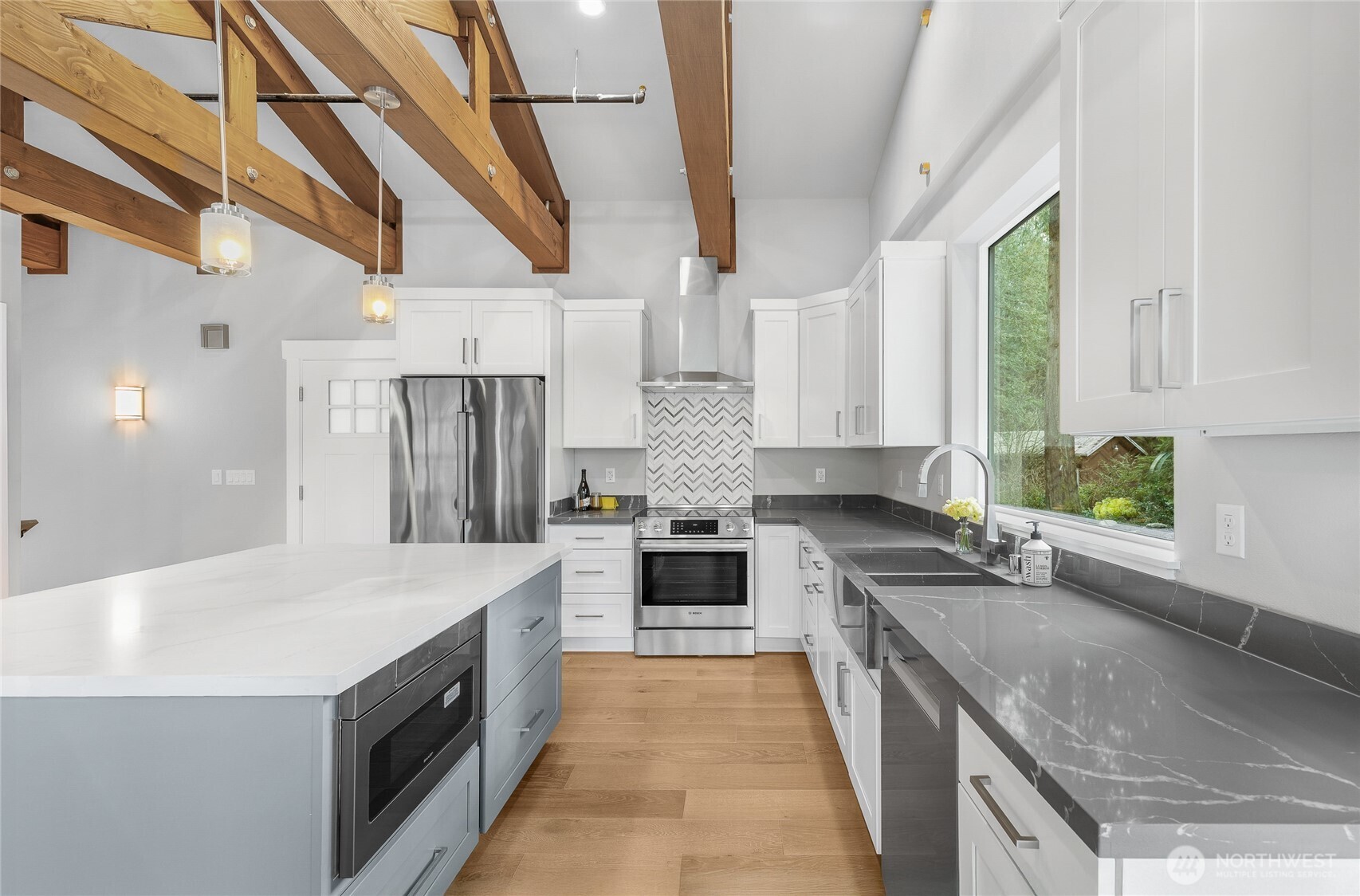 7339 Moon Valley Road Property Photo 6