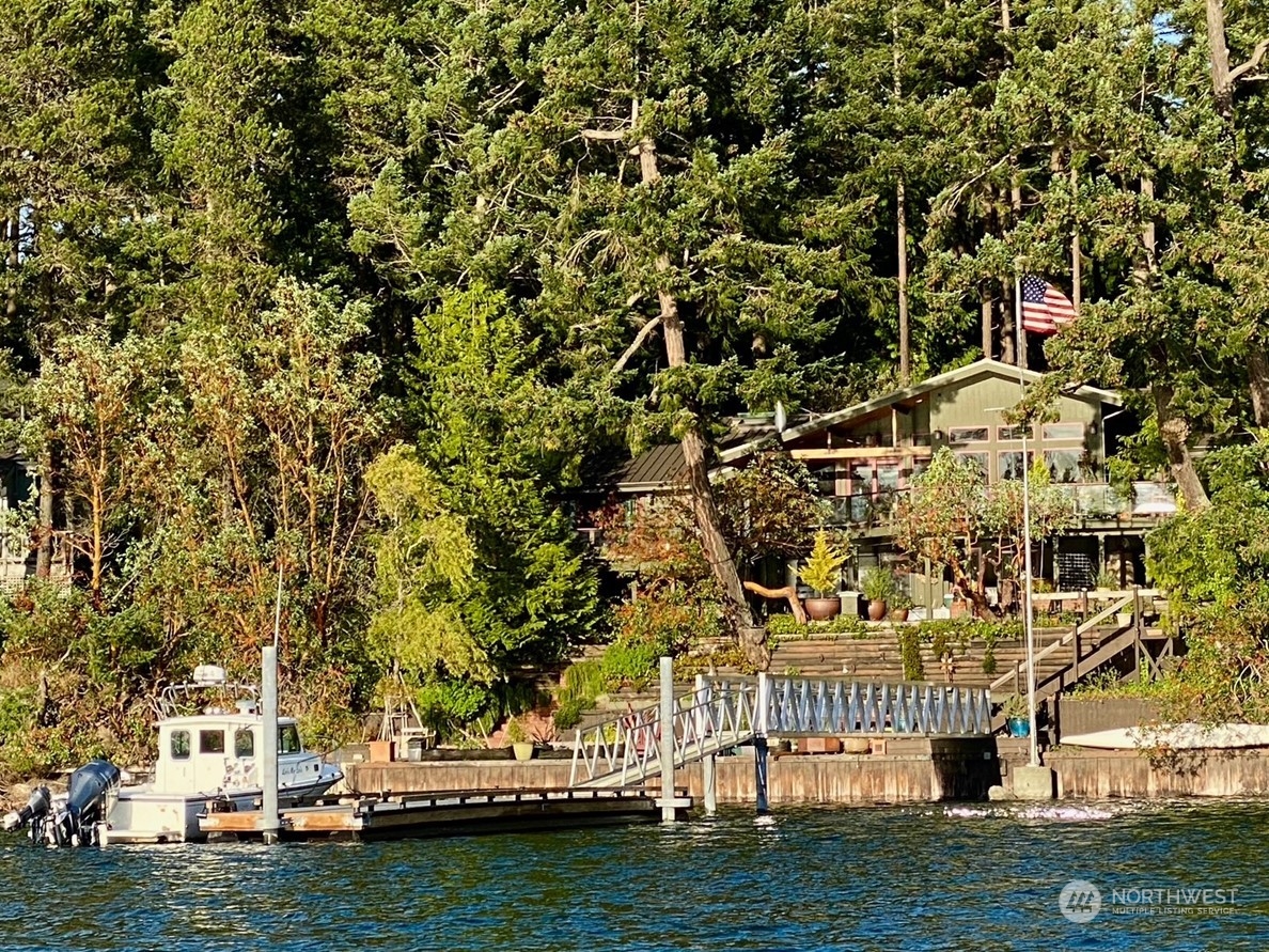 3 Brown Island Property Photo