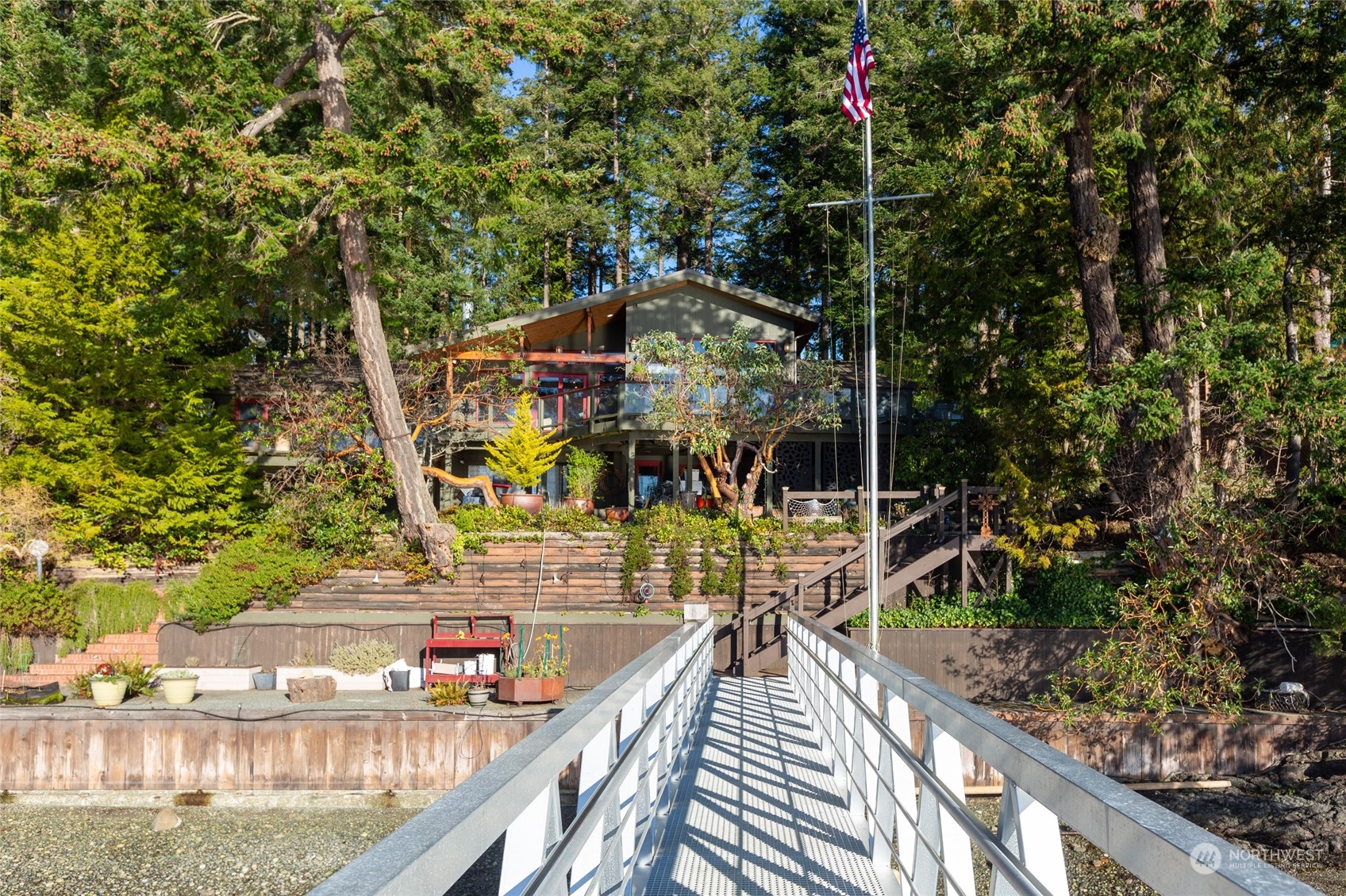 3 Brown Island Property Photo 5
