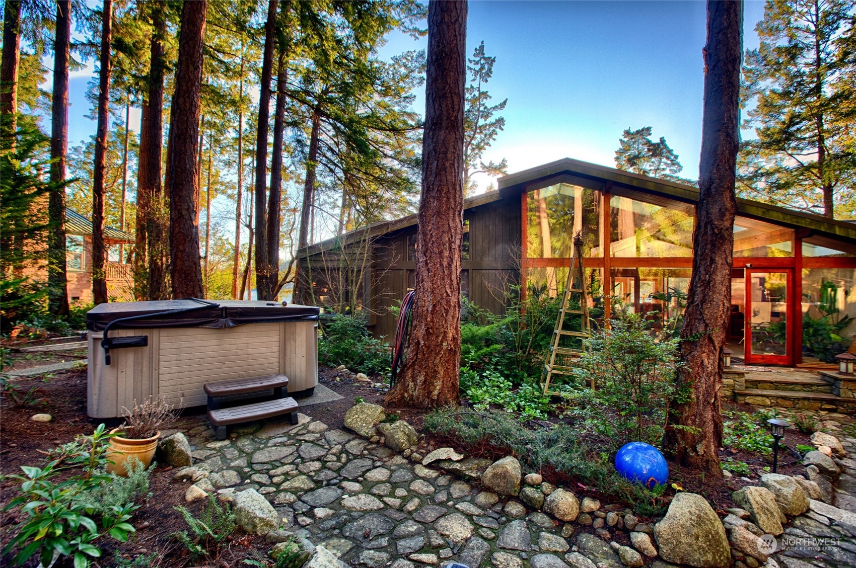 3 Brown Island Property Photo 11