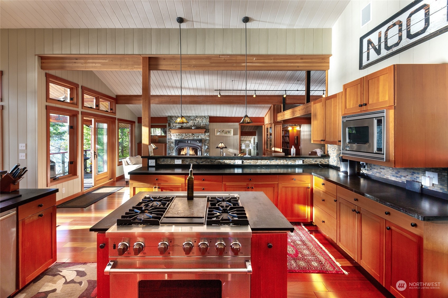 3 Brown Island Property Photo 19