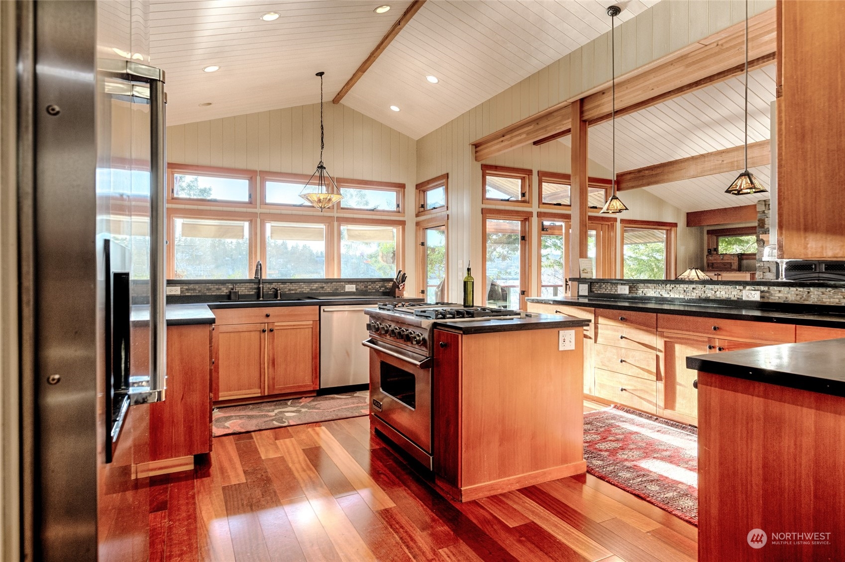 3 Brown Island Property Photo 21