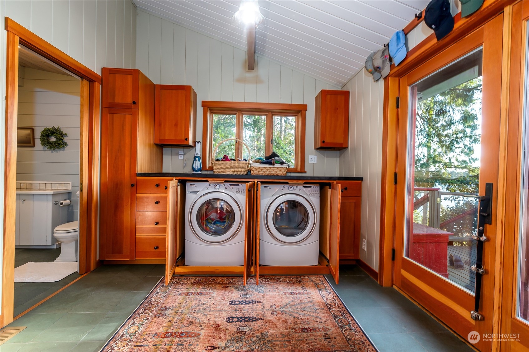 3 Brown Island Property Photo 32