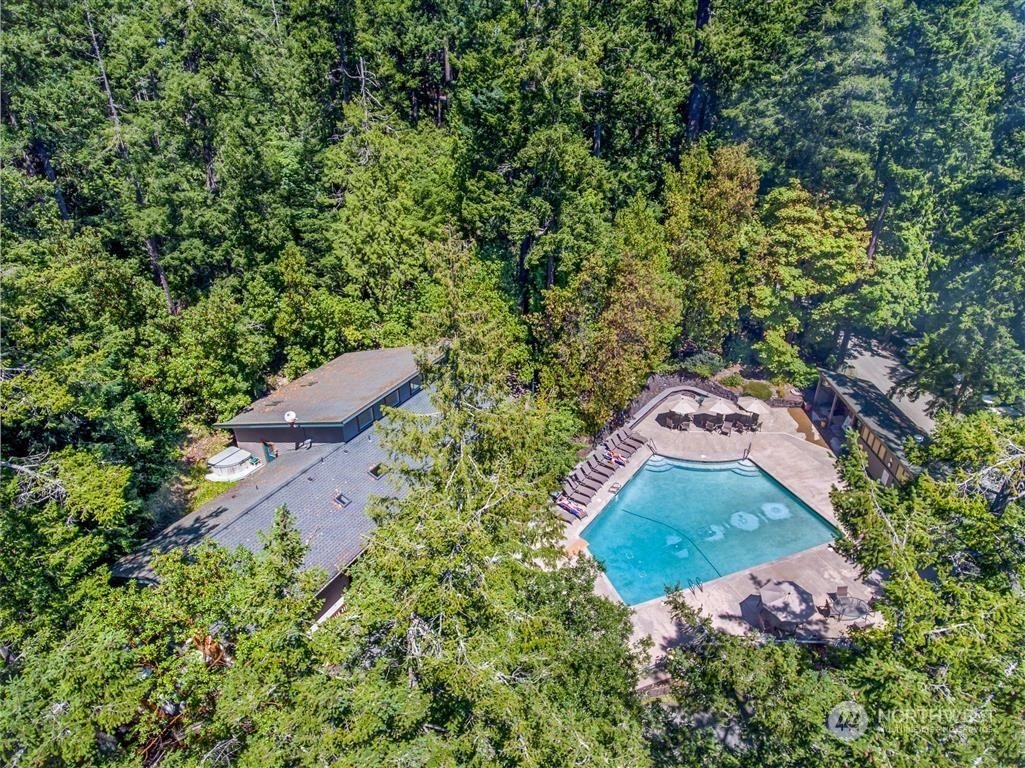 3 Brown Island Property Photo 36