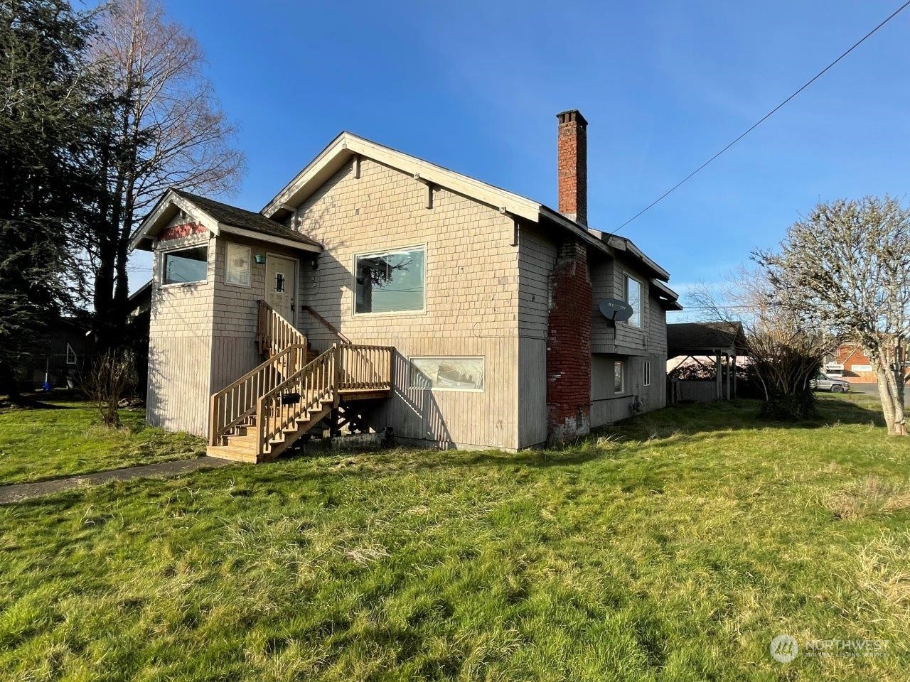 1402 W Market Street Property Photo