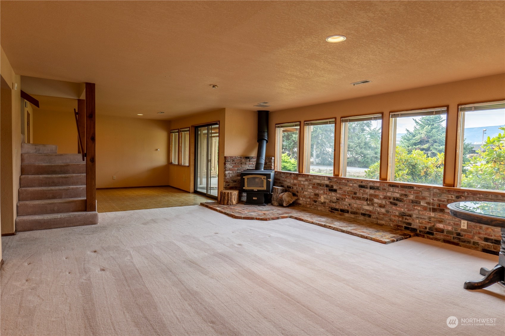 1700 Country Club Drive Property Photo 16