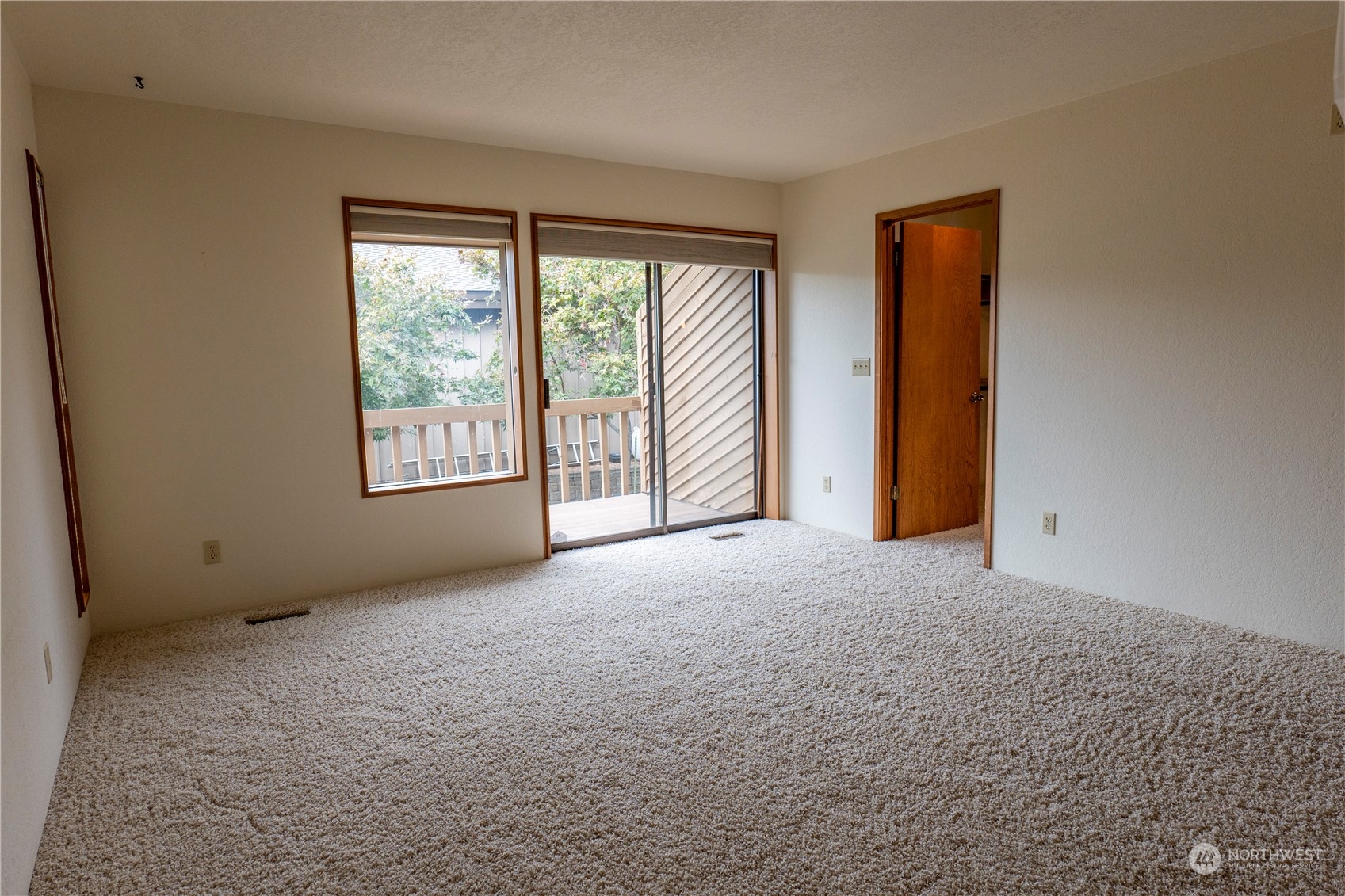 1700 Country Club Drive Property Photo 17