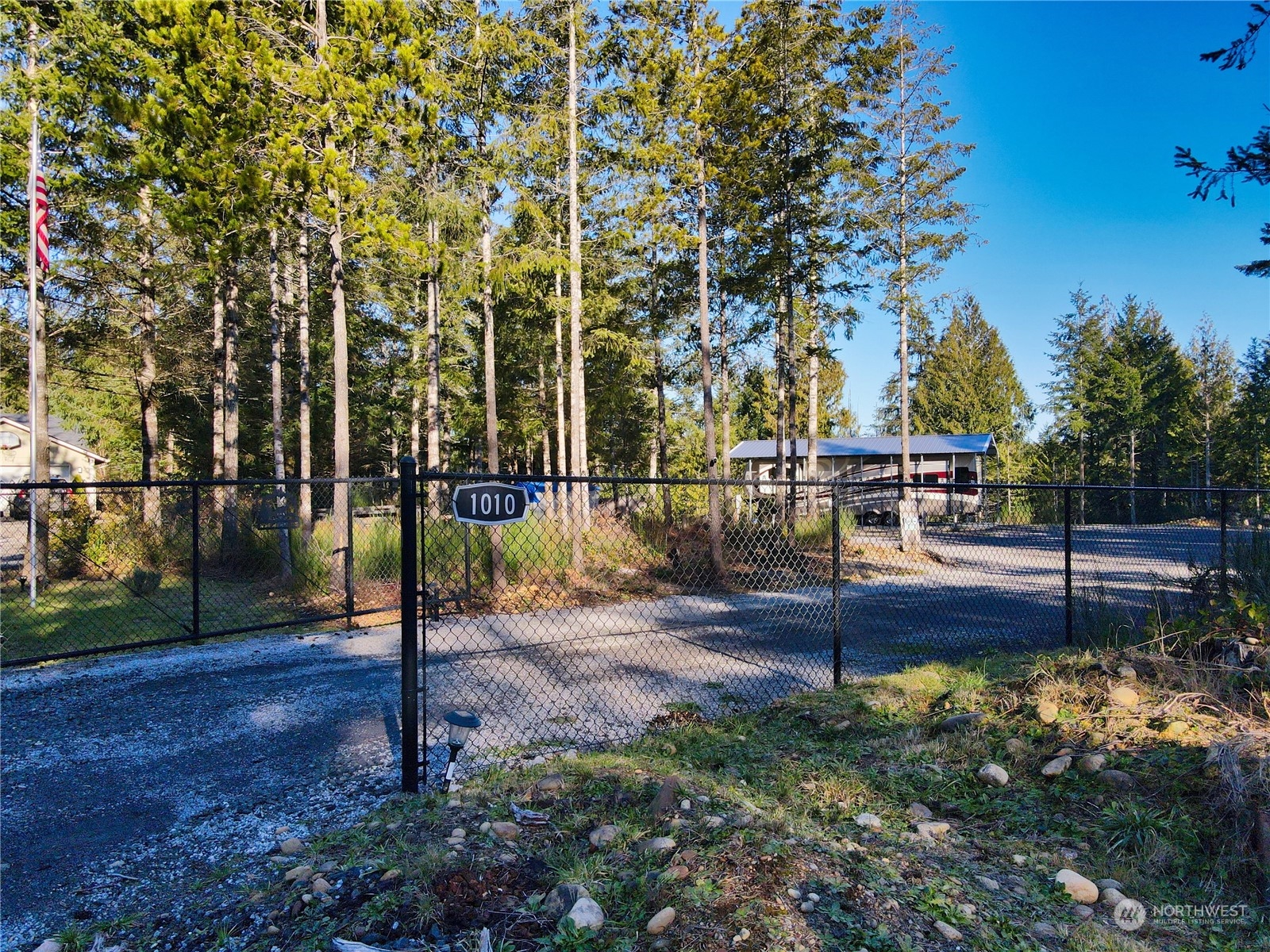 1010 W California Road Property Photo