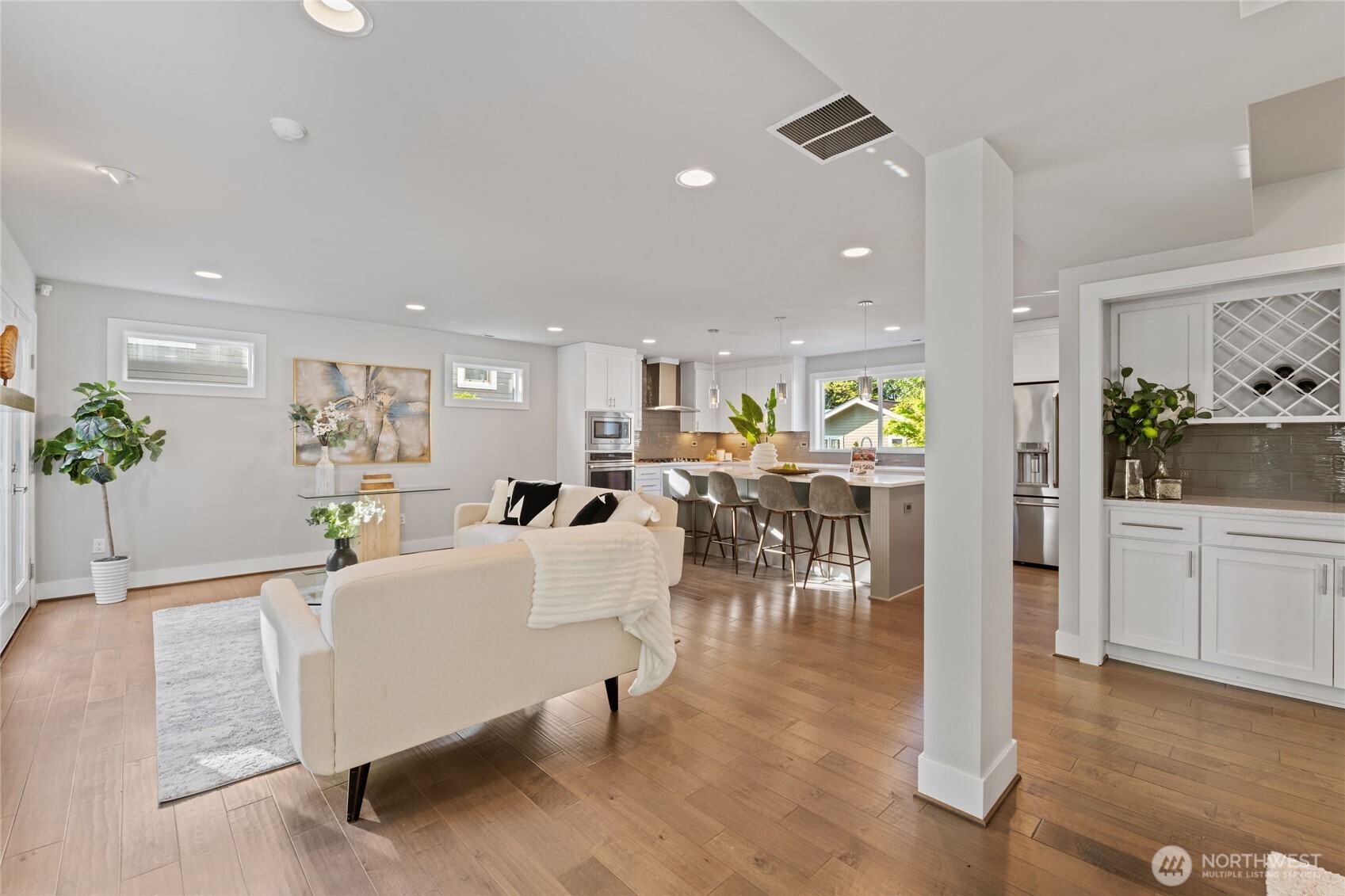 1207 2nd Avenue Property Photo 7