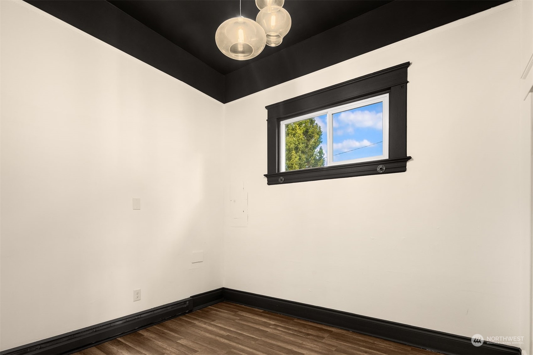 1012 Dupont Street Property Photo 9