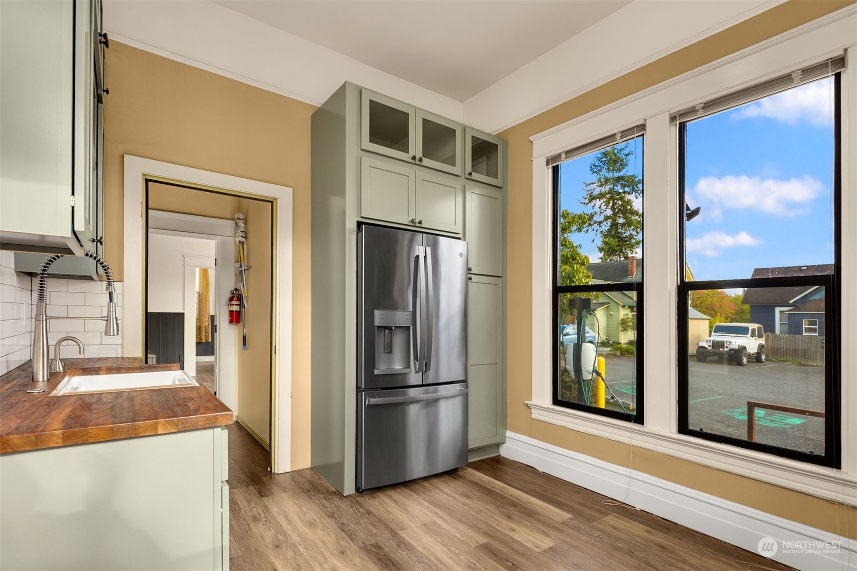 1012 Dupont Street Property Photo 14