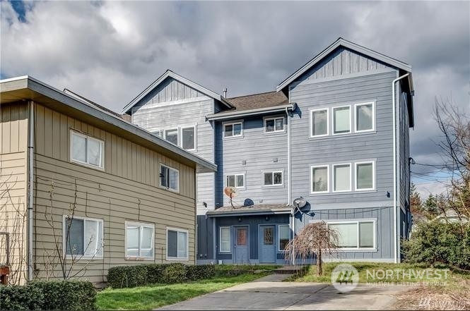 1954 Willard Avenue Property Photo 1
