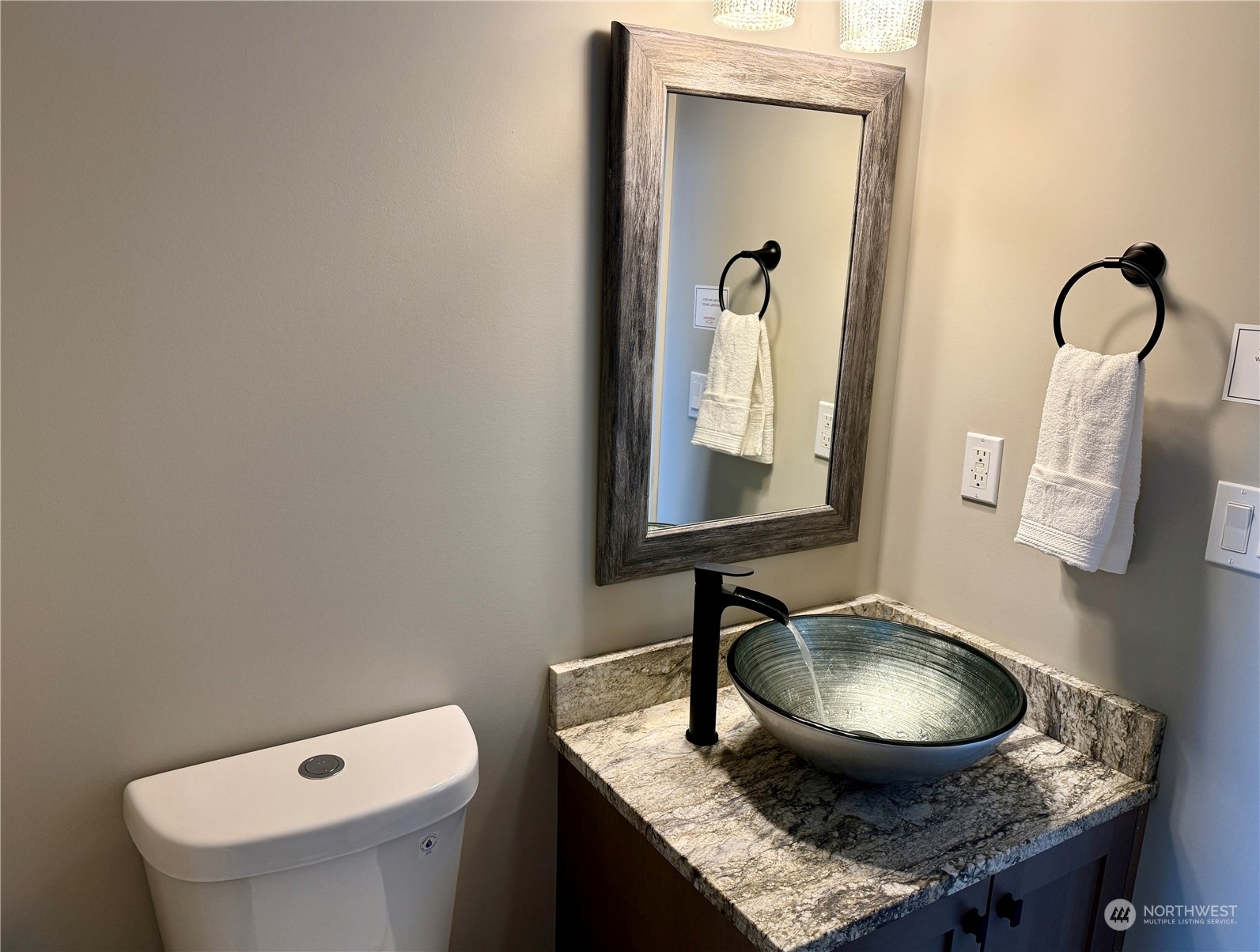 211 Village Way Property Photo 15