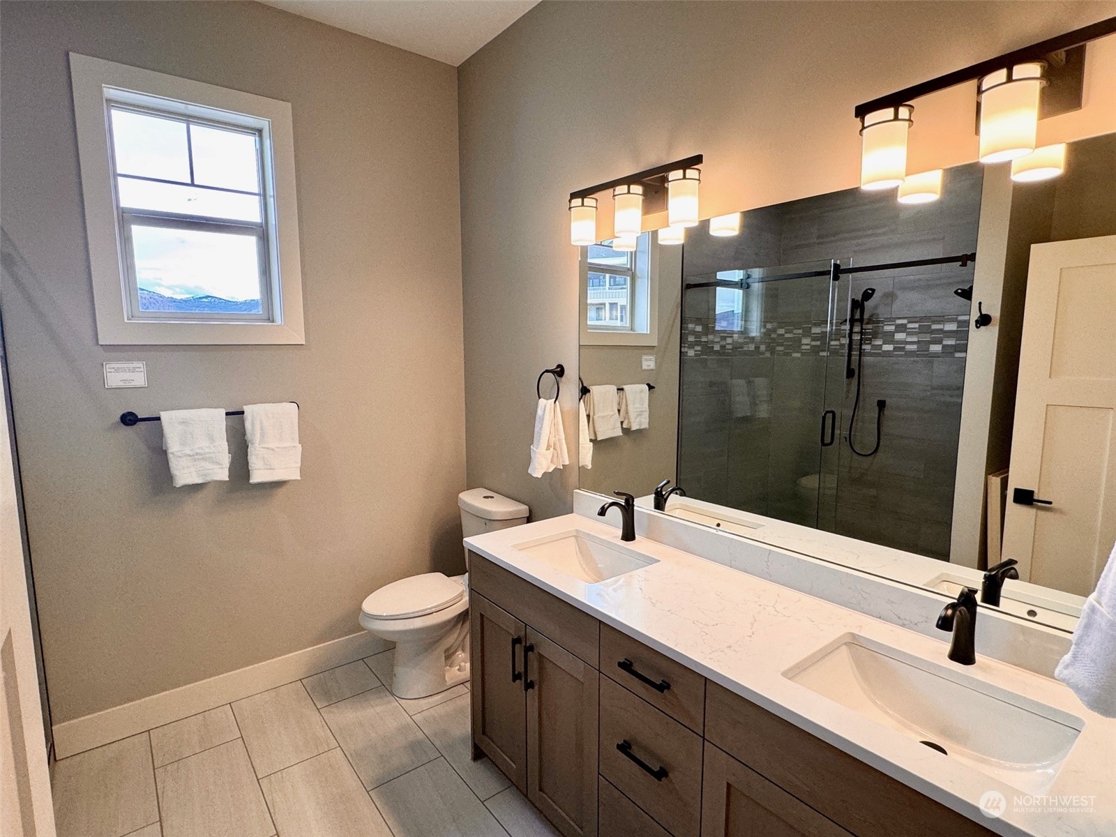 211 Village Way Property Photo 18