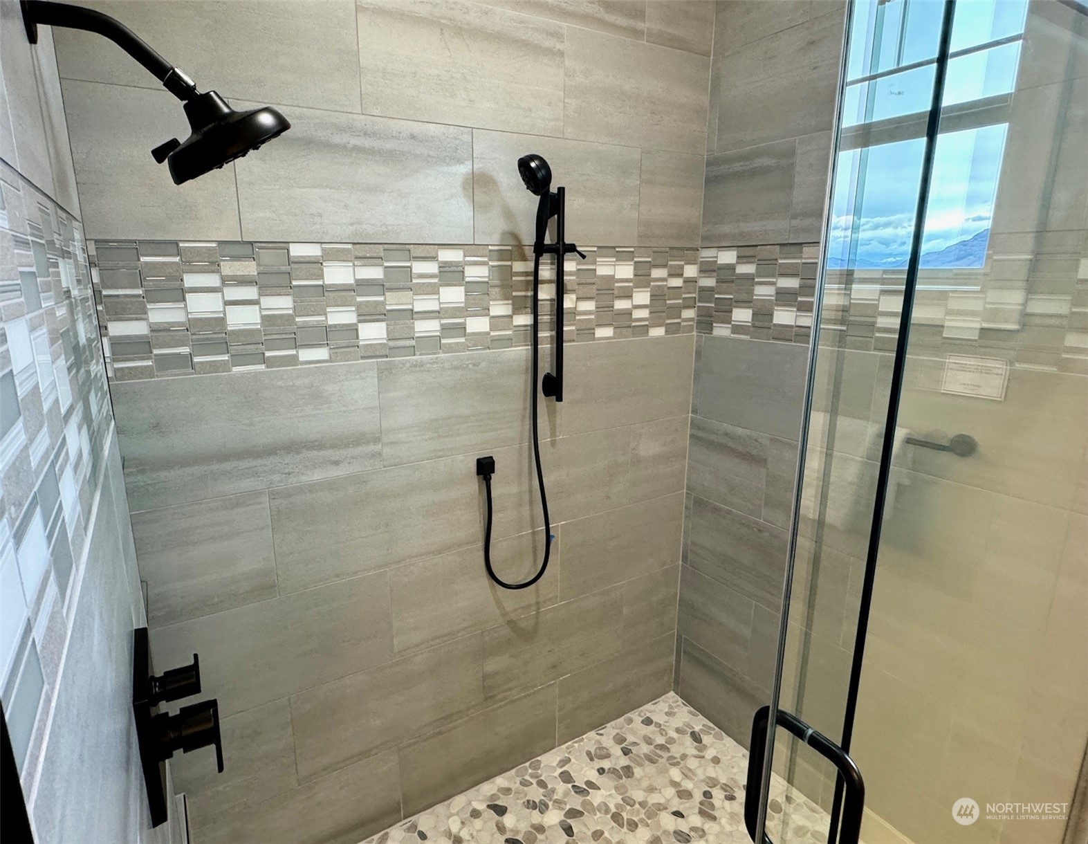 211 Village Way Property Photo 19