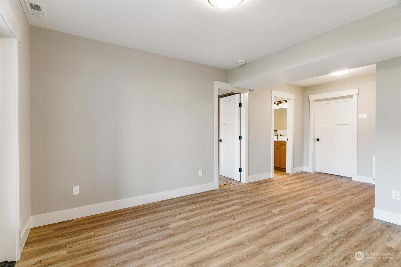 211 Village Way Property Photo 25