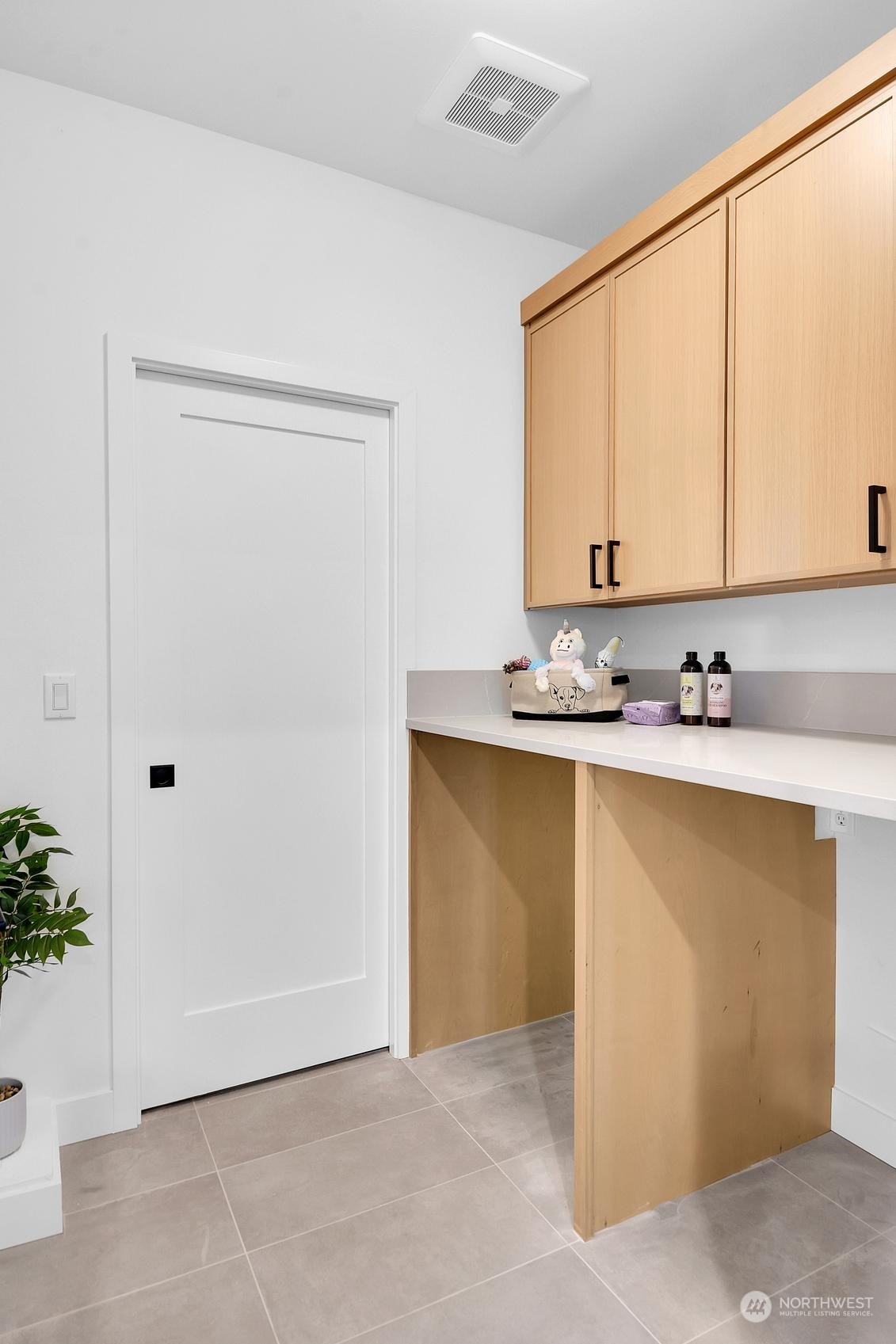 8246 S 121 Property Photo 21