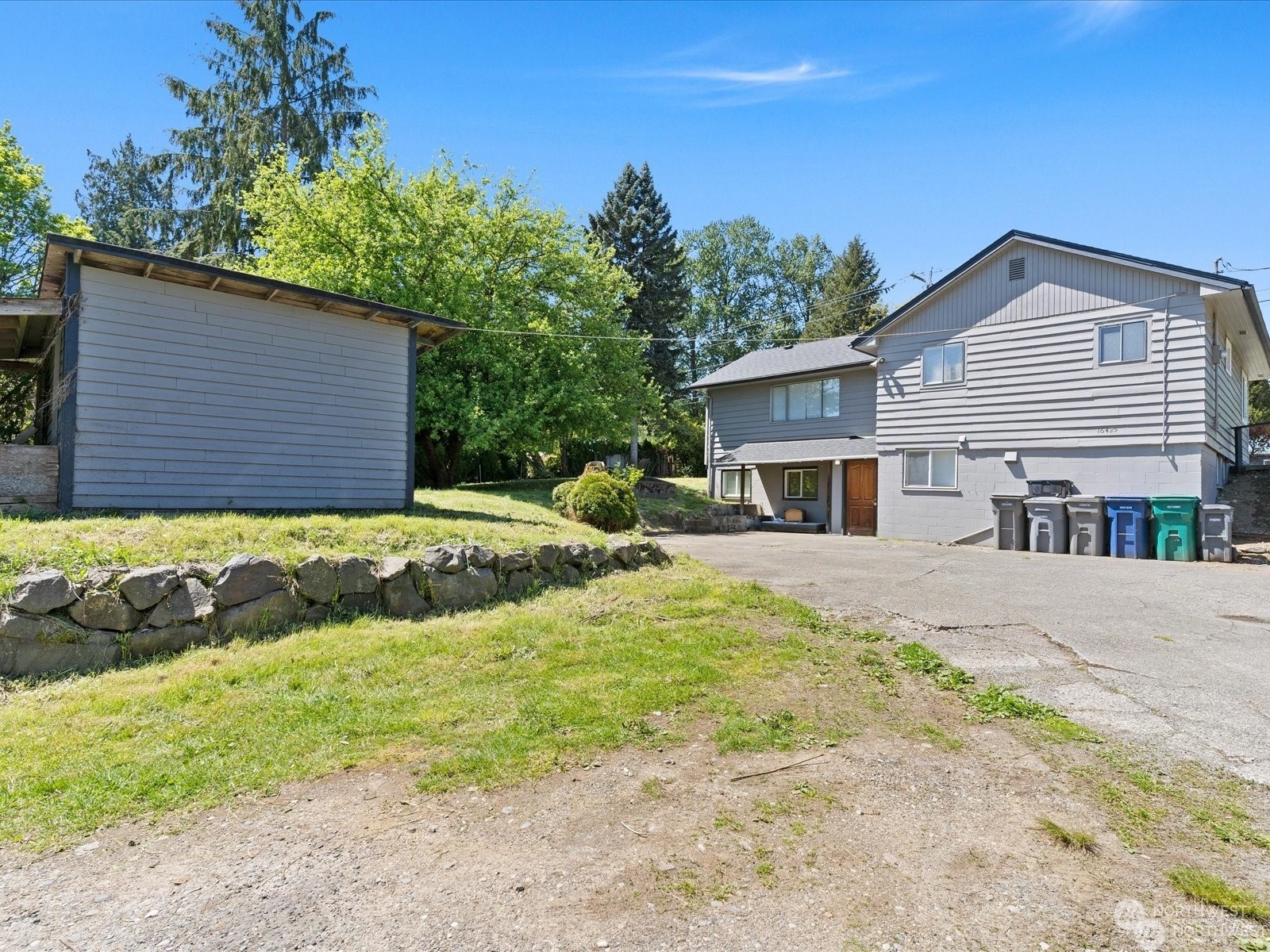 16425 Broadway Avenue Property Photo 2