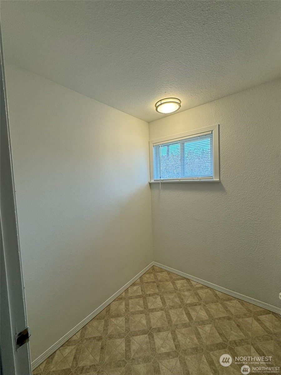 16425 Broadway Avenue Property Photo 18