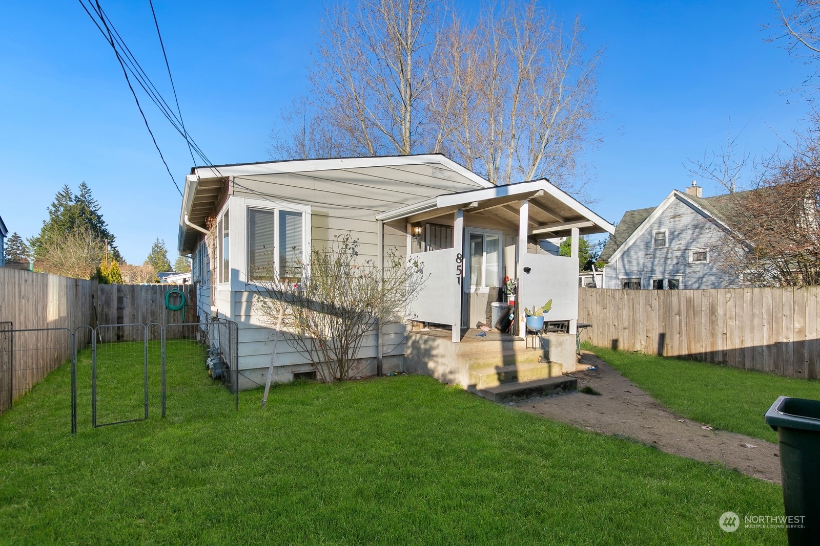 851 1st Avenue Property Photo 2