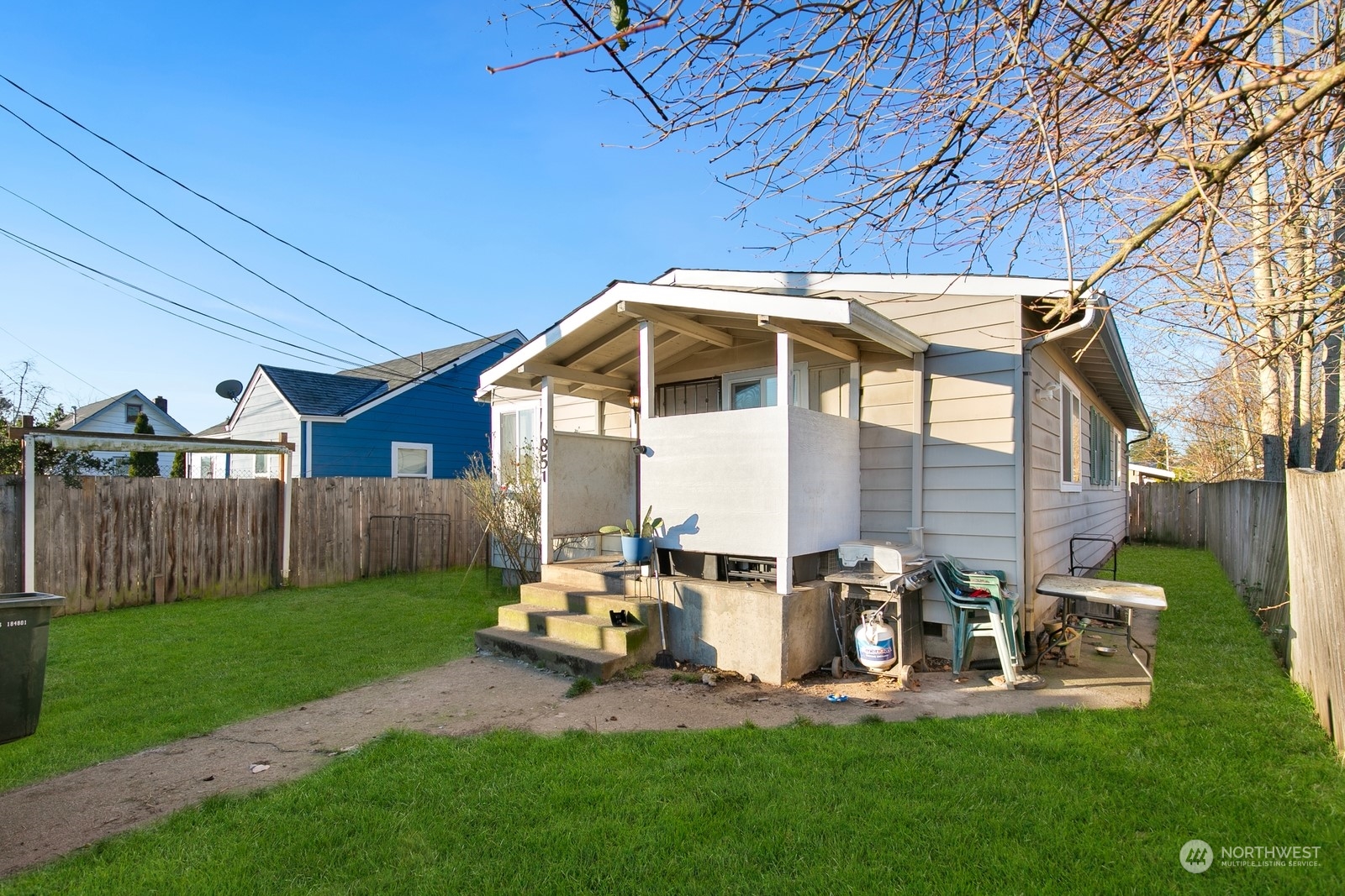 851 1st Avenue Property Photo 3