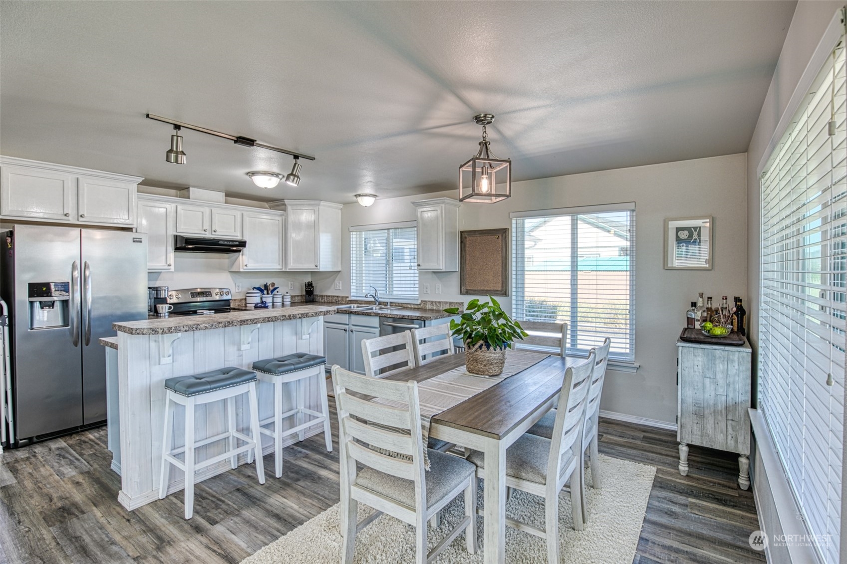 461 S Portal Loop Property Photo 8