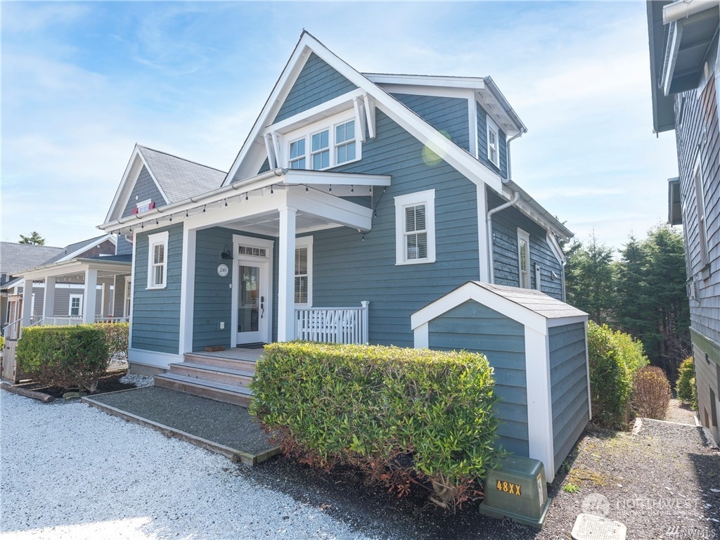 249 Compass Street Property Photo