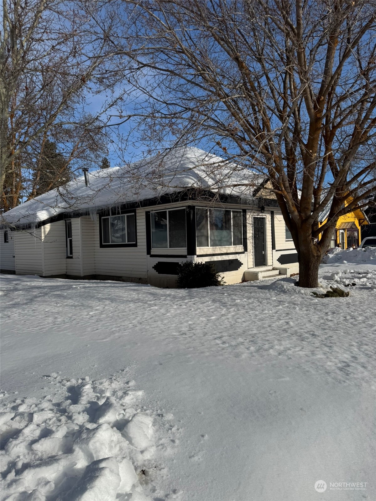 201 E Ash Street Property Photo