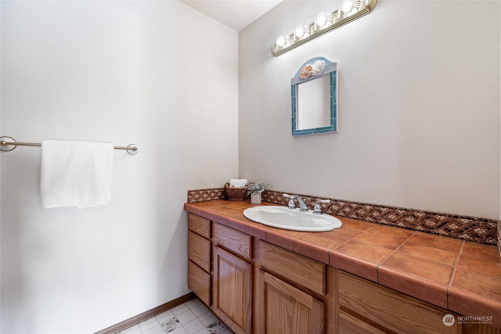 9019 Edgewater Drive Property Photo 21