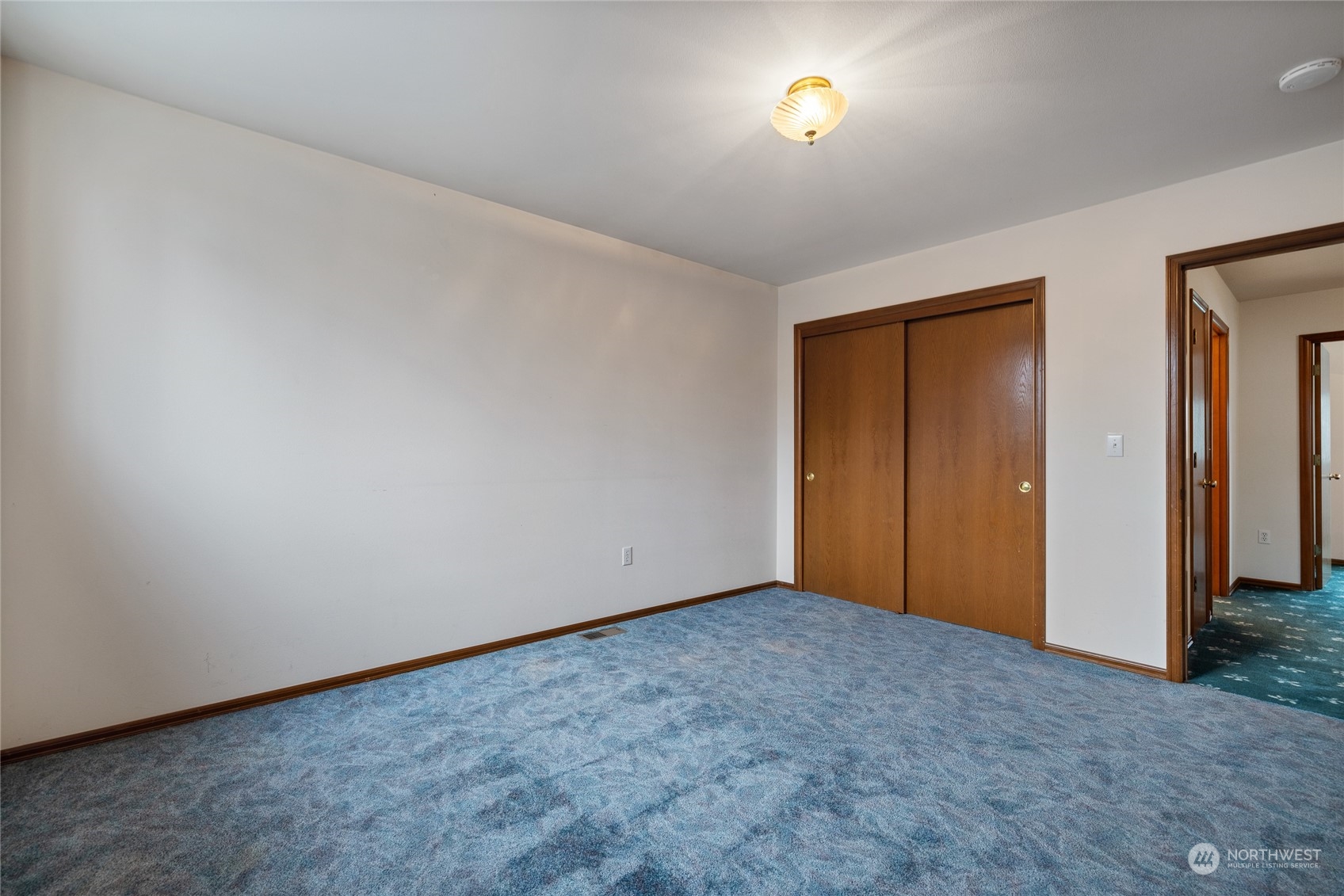 9019 Edgewater Drive Property Photo 23