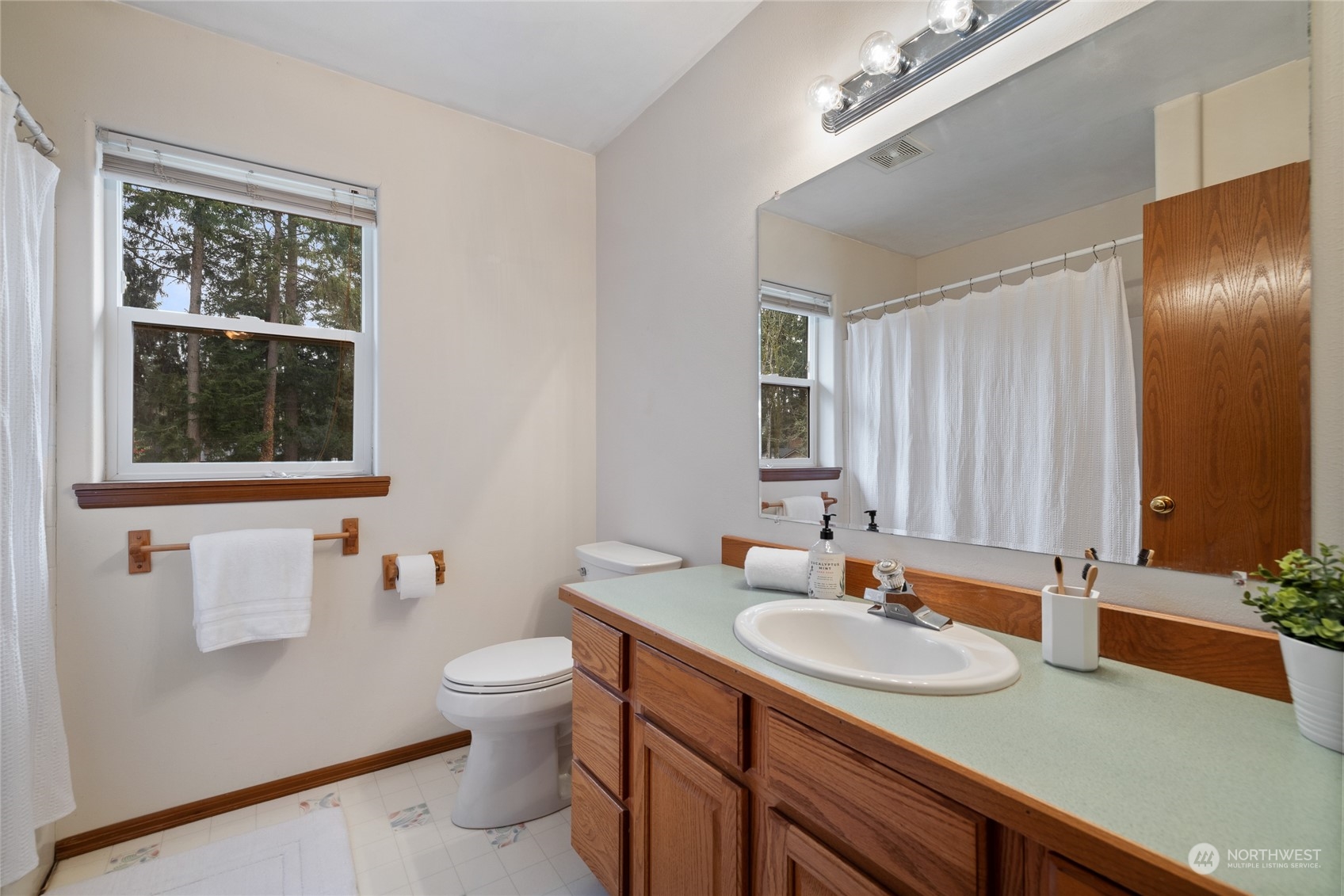 9019 Edgewater Drive Property Photo 24