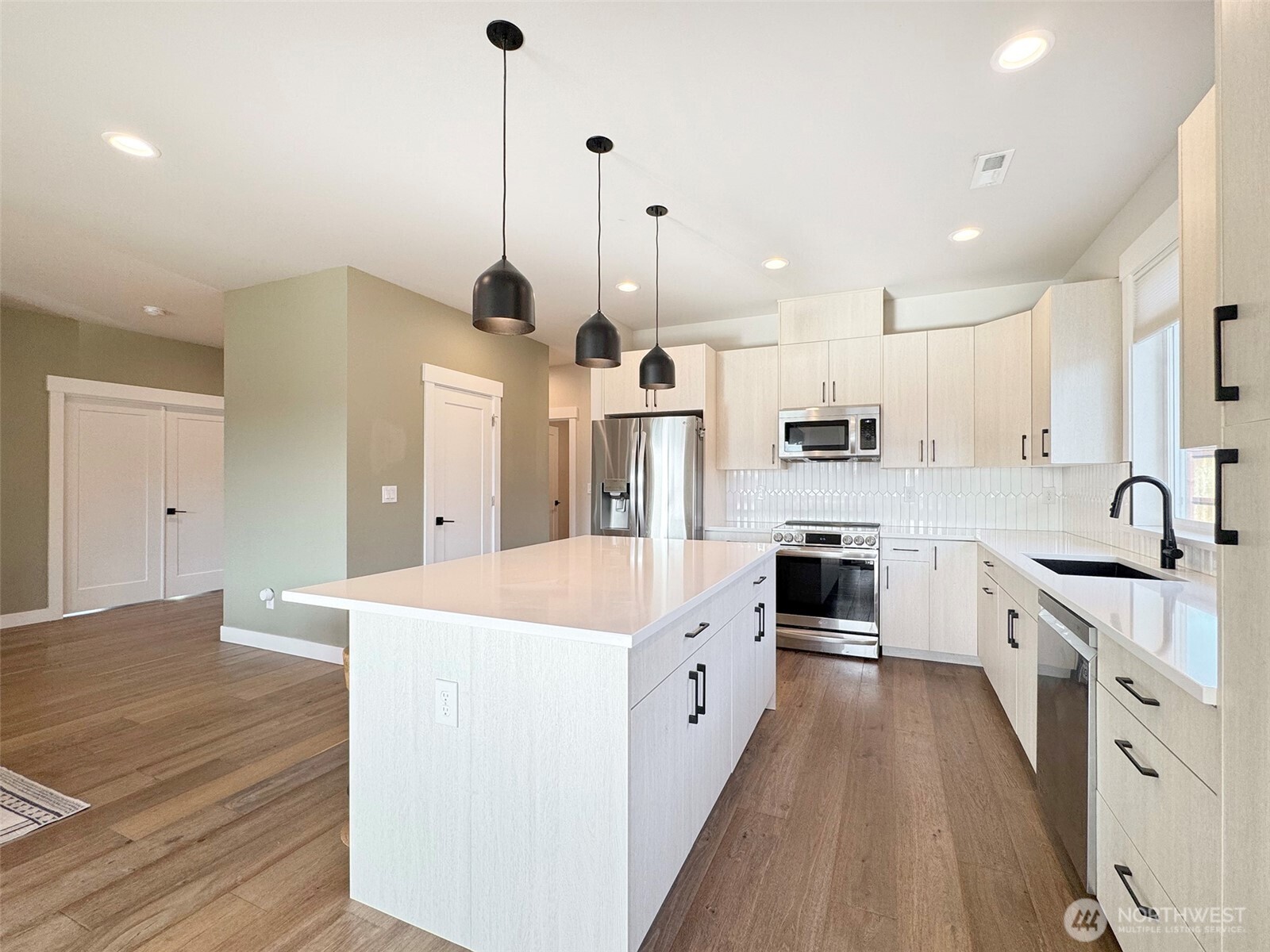 320 Broadmoor Street Property Photo 12