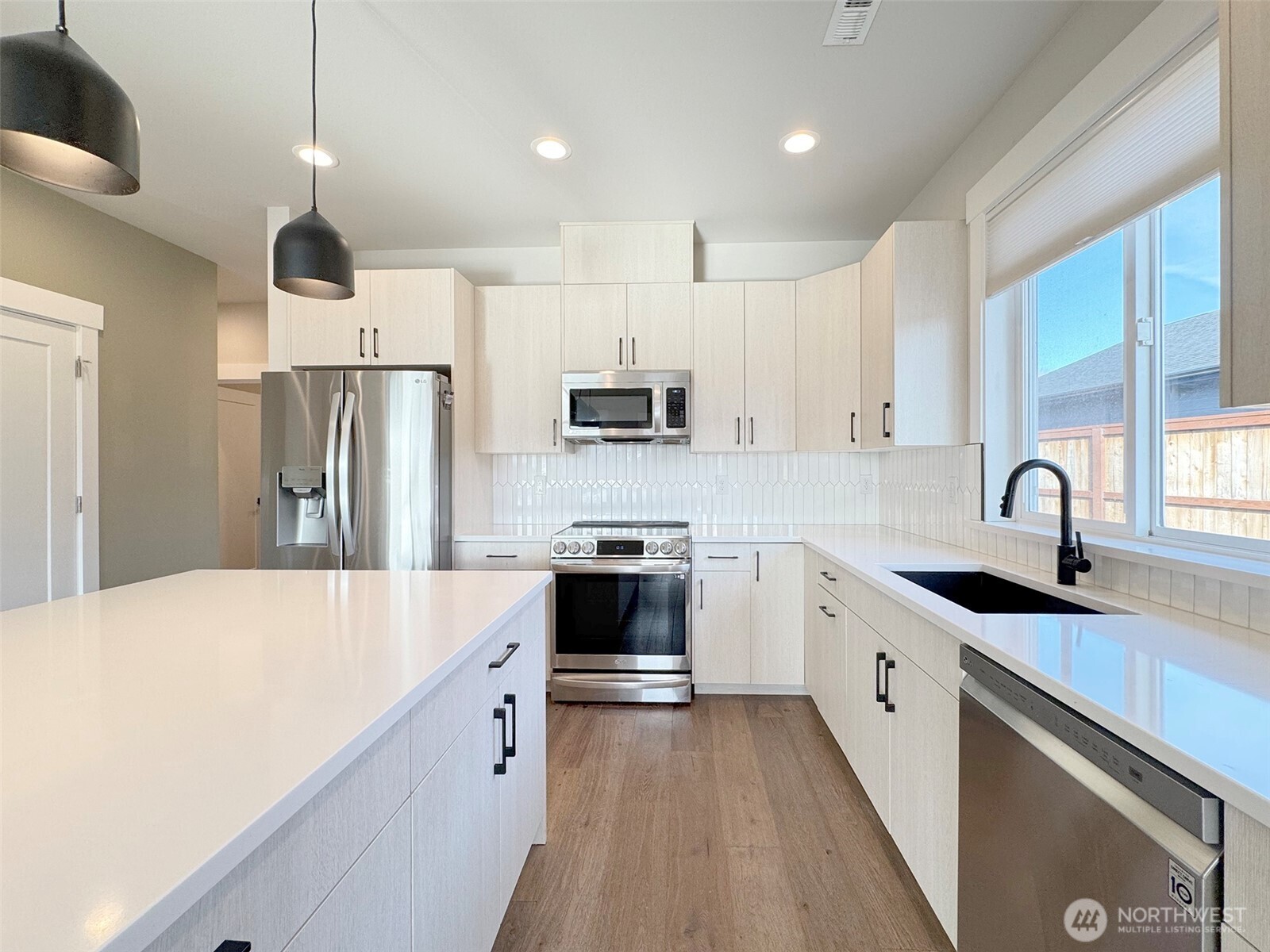 320 Broadmoor Street Property Photo 13