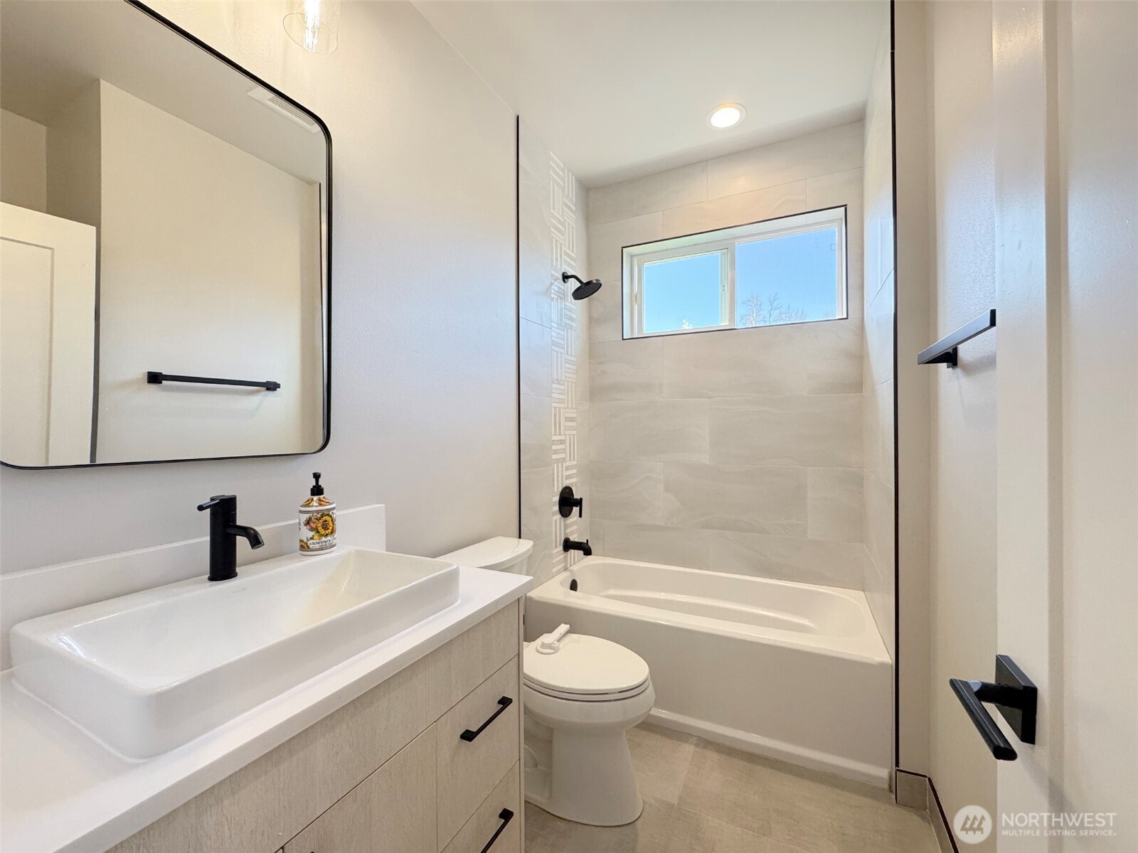 320 Broadmoor Street Property Photo 24