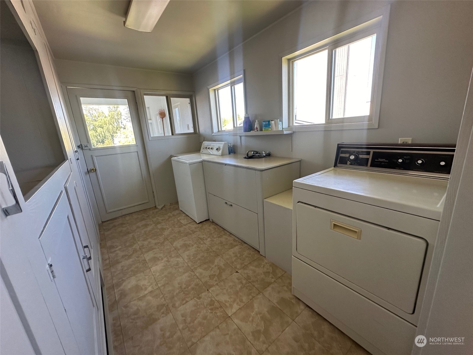318 Morris Street Property Photo 20